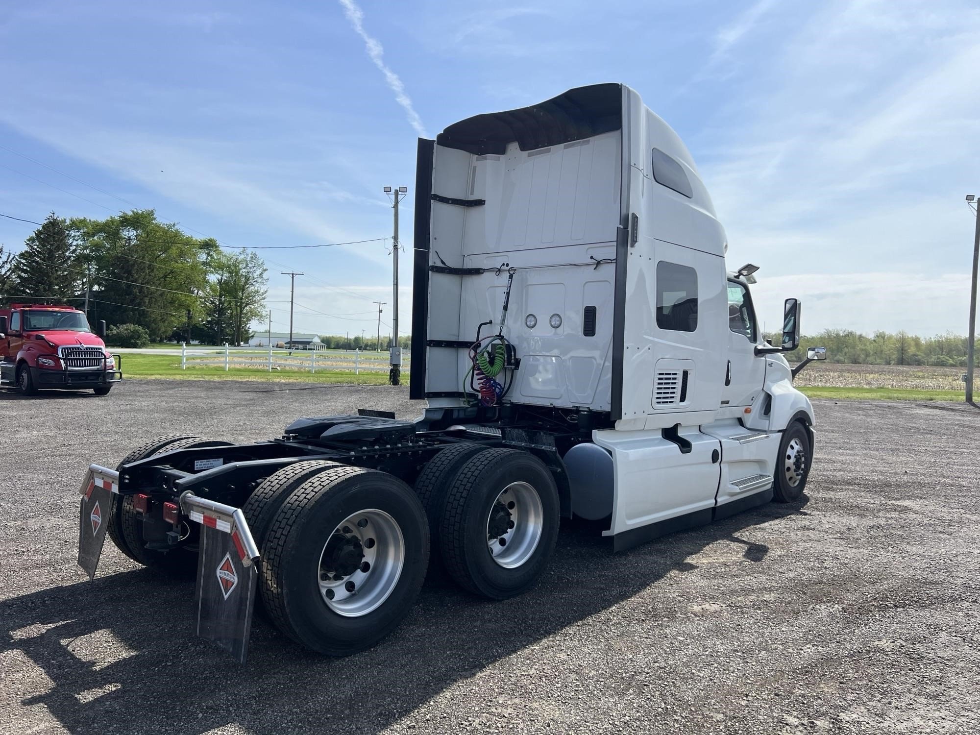 2025 INTERNATIONAL LT - image 3 of 6