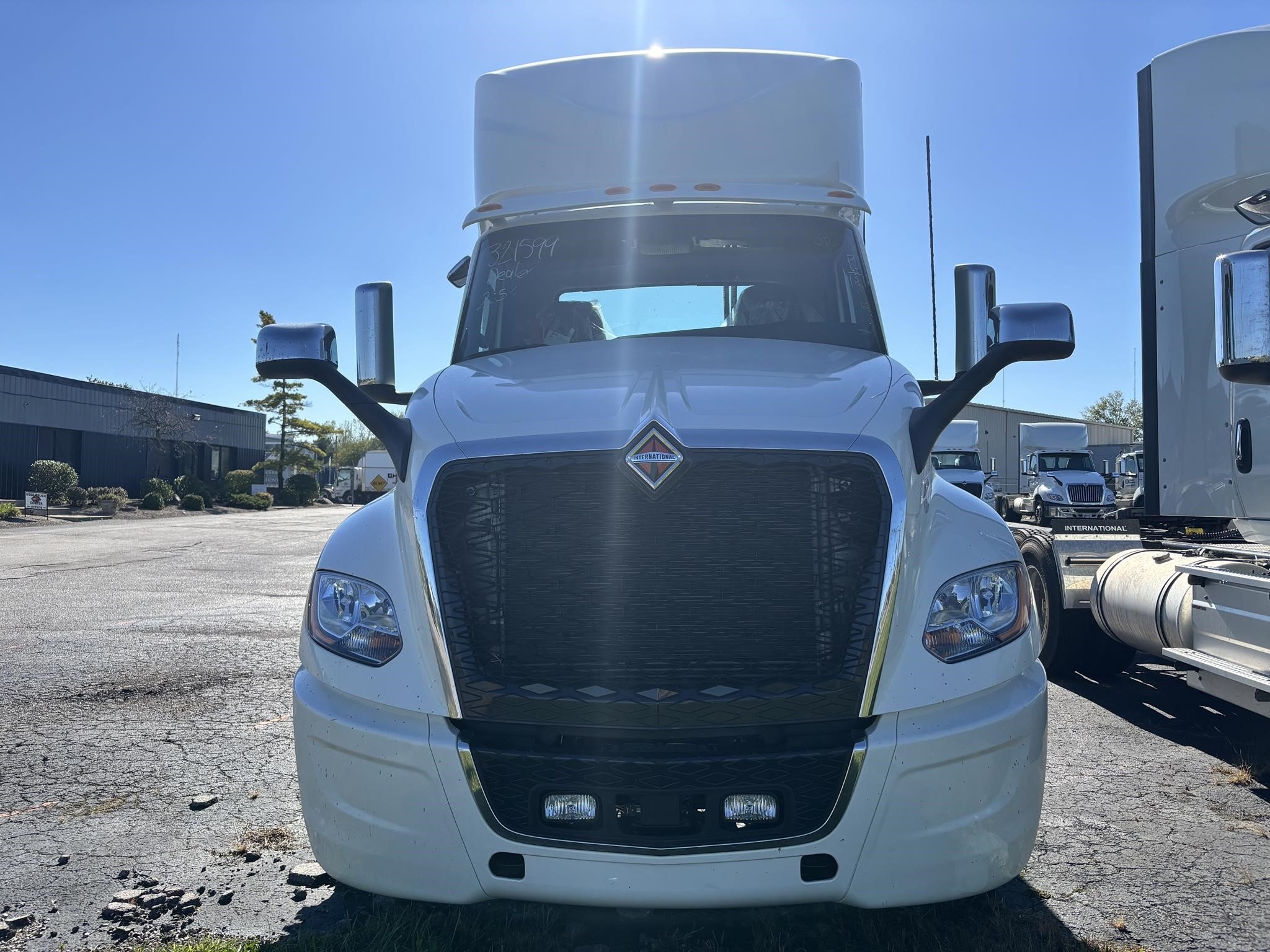 2025 INTERNATIONAL LT - image 3 of 6