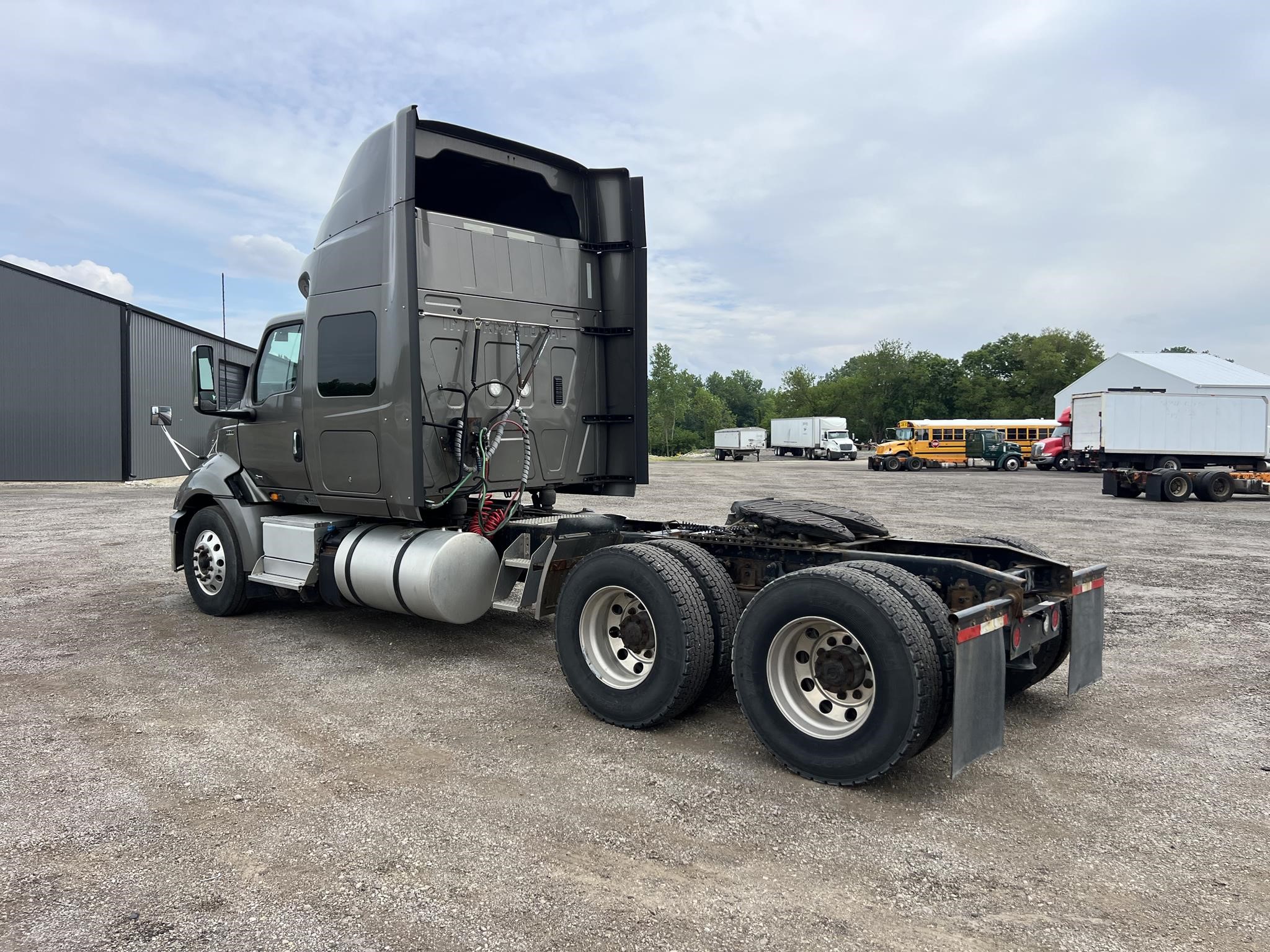 2019 INTERNATIONAL RH - image 6 of 6