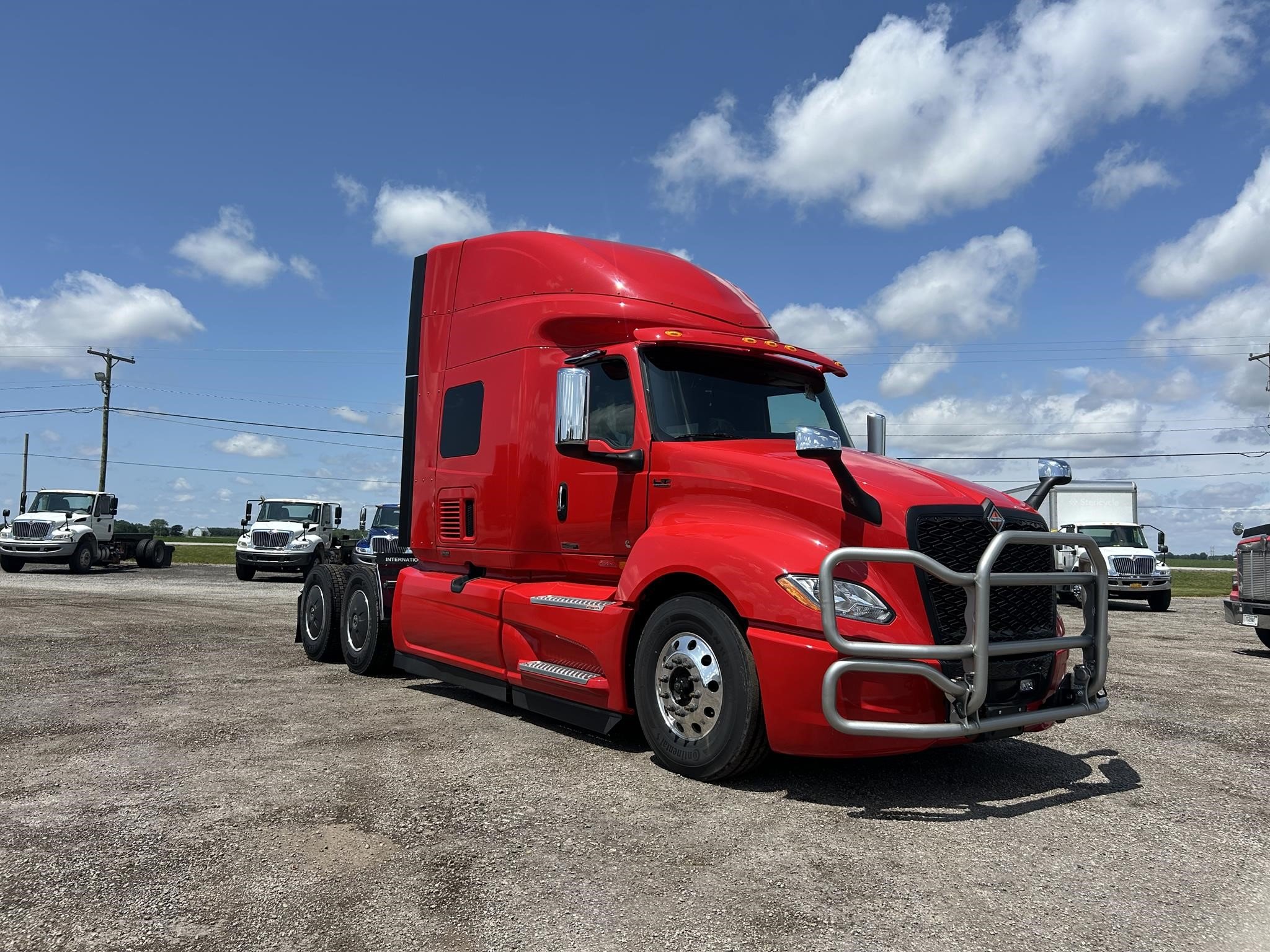 2025 INTERNATIONAL LT - image 2 of 6