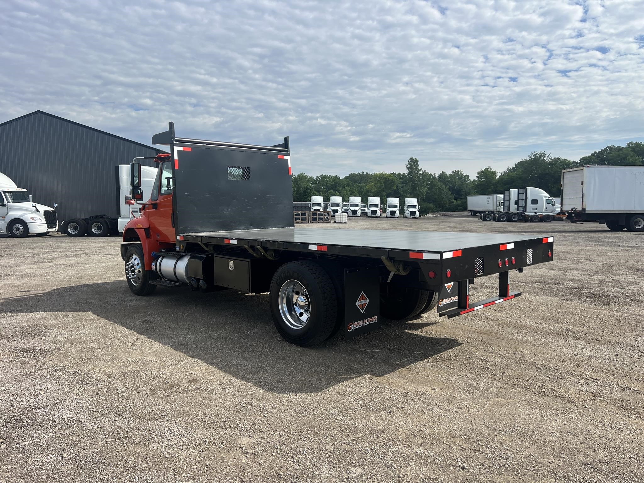 2017 INTERNATIONAL DURASTAR 4300 - image 6 of 6