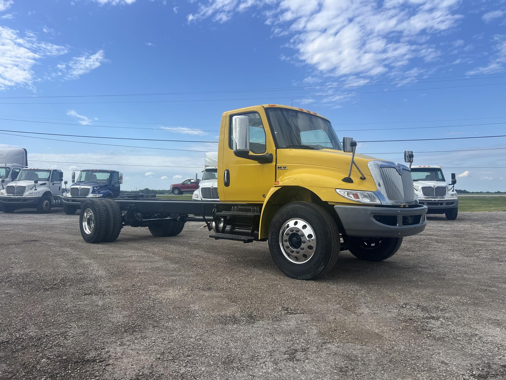 2020 INTERNATIONAL MV - image 2 of 6