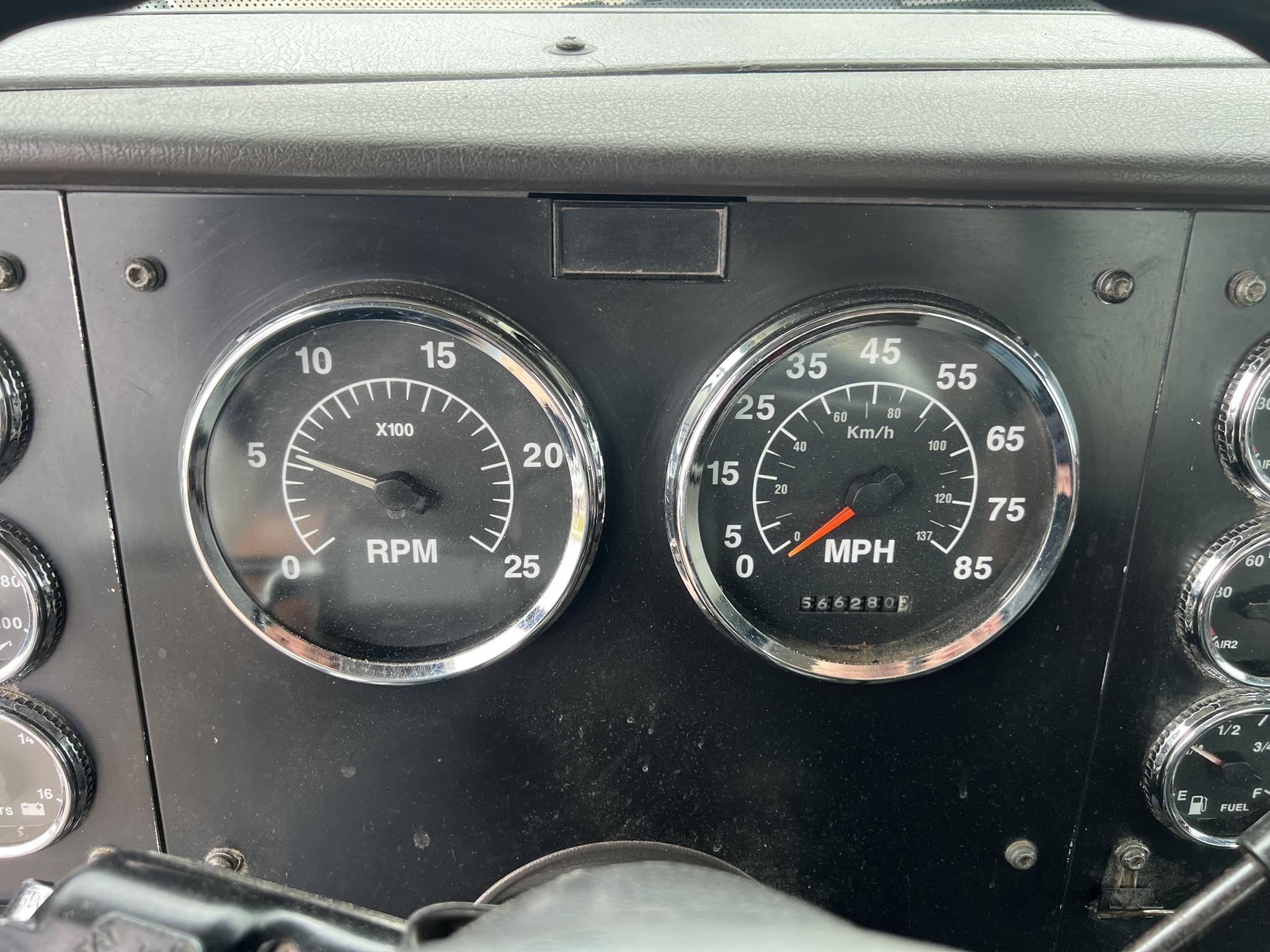 2000 INTERNATIONAL 9100 - image 6 of 6