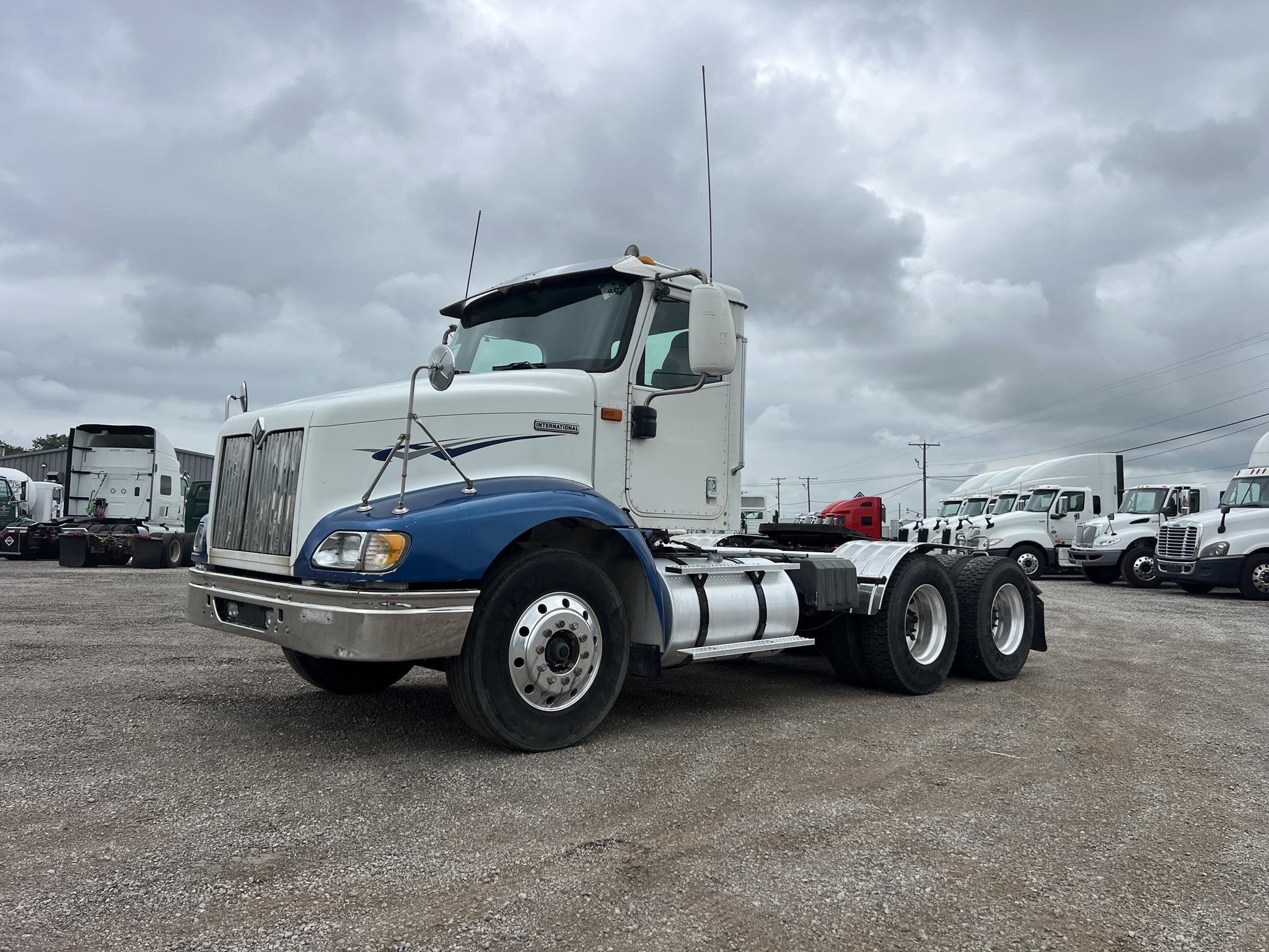 2000 INTERNATIONAL 9100 - image 1 of 6