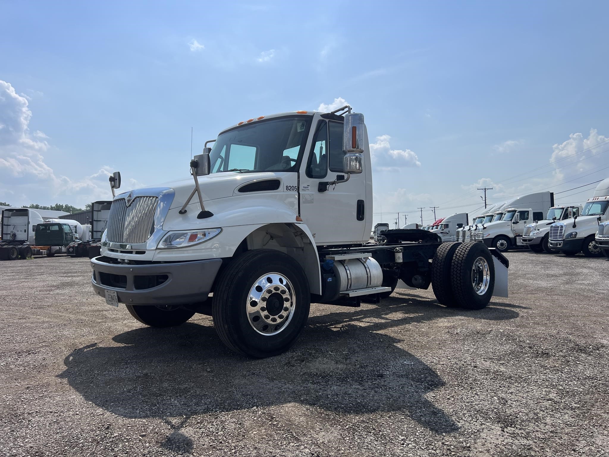 2019 INTERNATIONAL DURASTAR 4400 - image 1 of 6