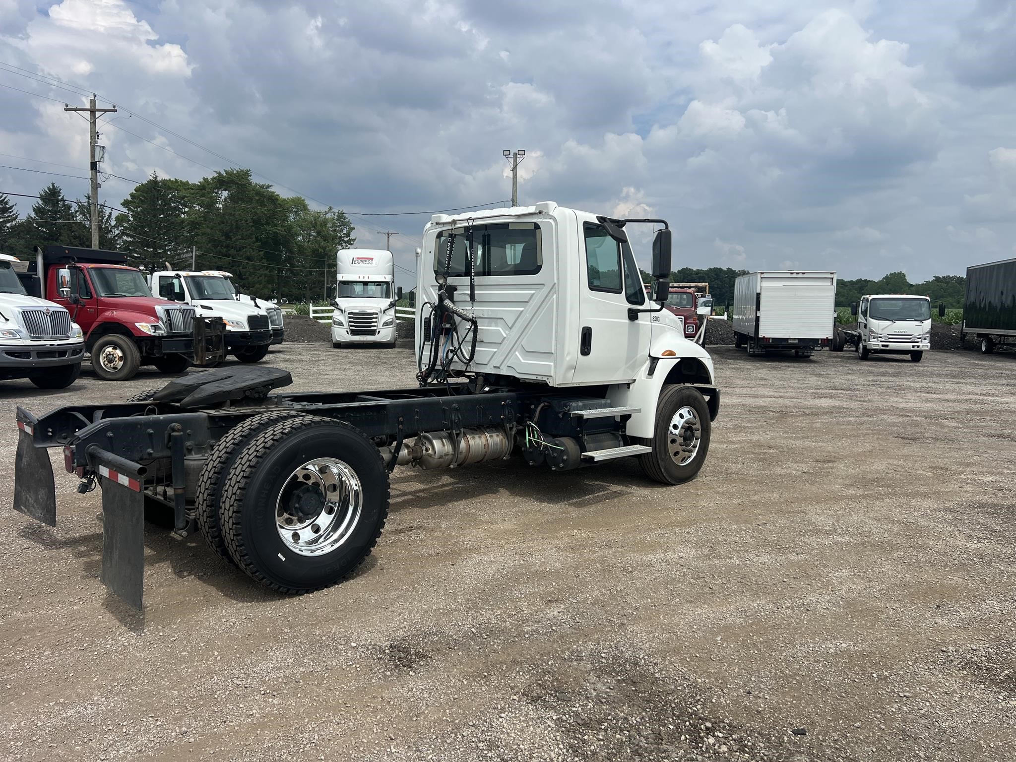 2019 INTERNATIONAL DURASTAR 4400 - image 3 of 6
