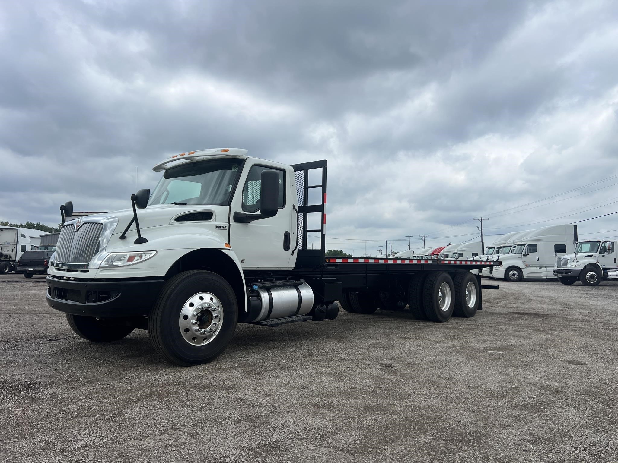 2021 INTERNATIONAL MV - image 1 of 6