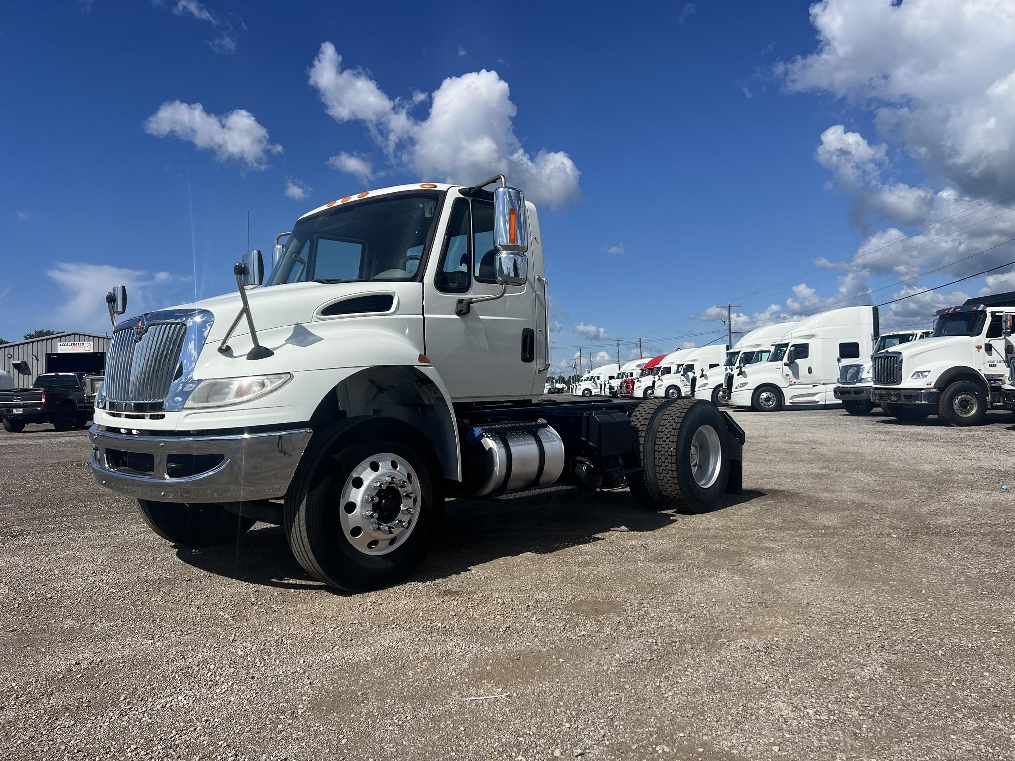 2015 INTERNATIONAL DURASTAR 4300 - image 1 of 6
