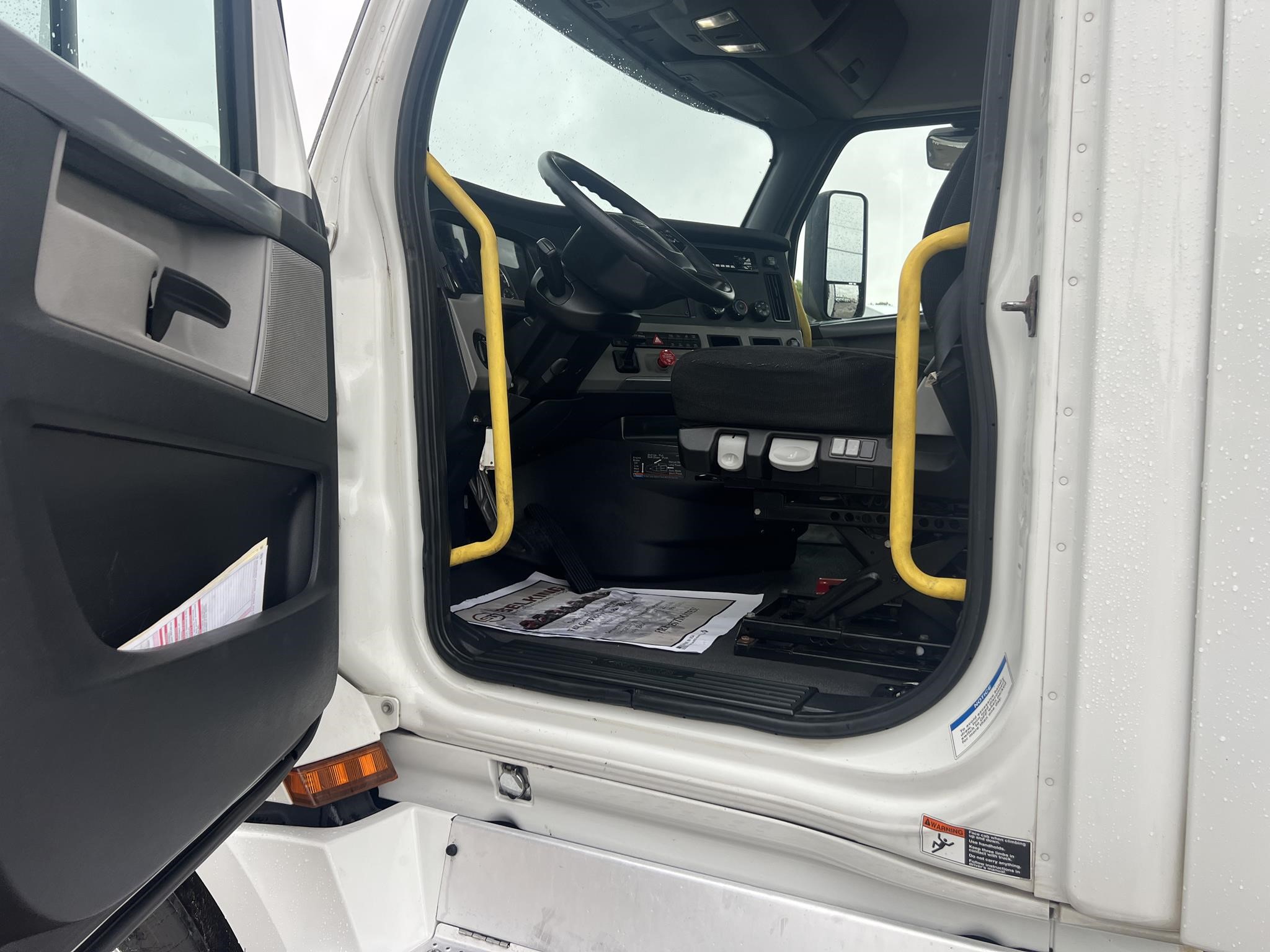 2018 FREIGHTLINER CASCADIA 126 - image 6 of 6