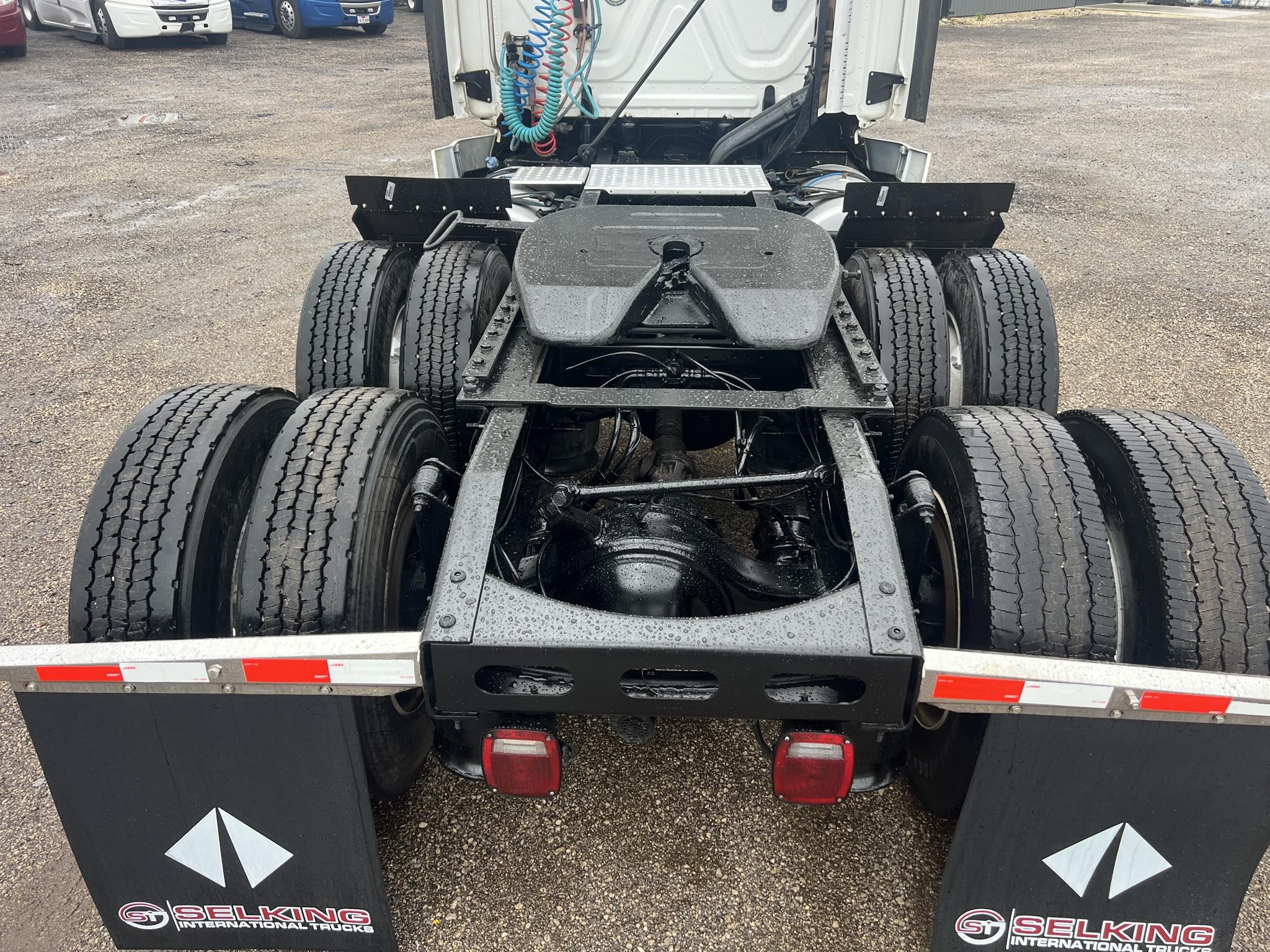 2018 FREIGHTLINER CASCADIA 126 - image 5 of 6