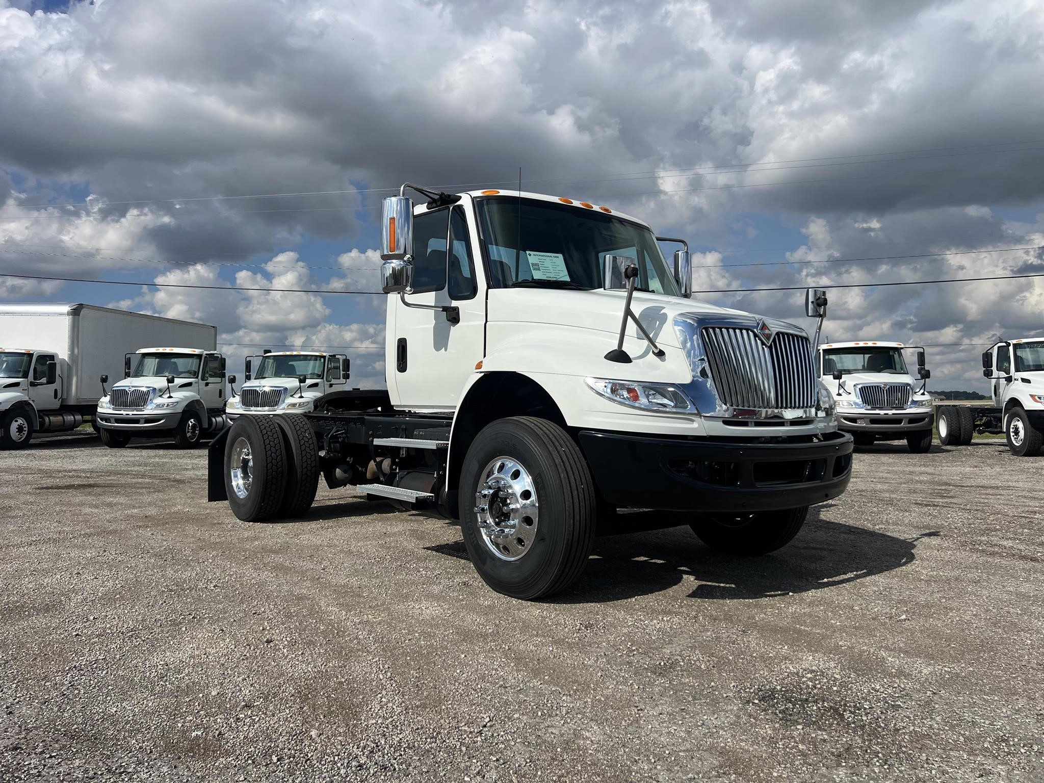 2019 INTERNATIONAL DURASTAR 4400 - image 2 of 6