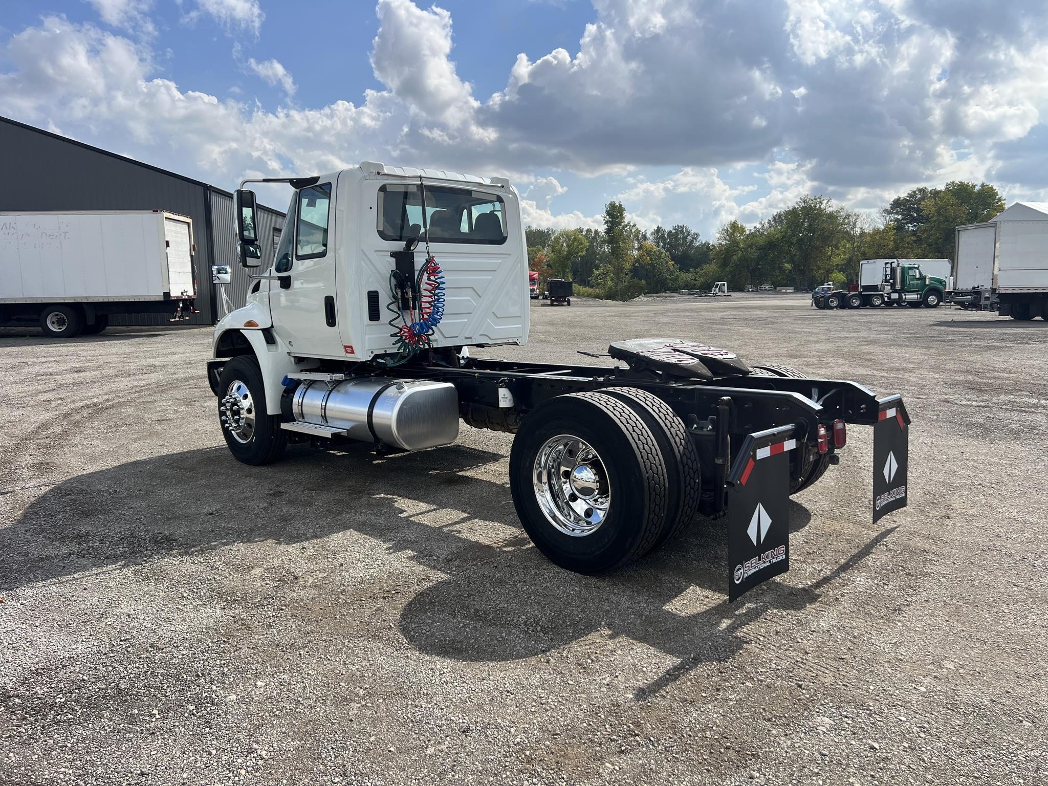 2019 INTERNATIONAL DURASTAR 4400 - image 3 of 6