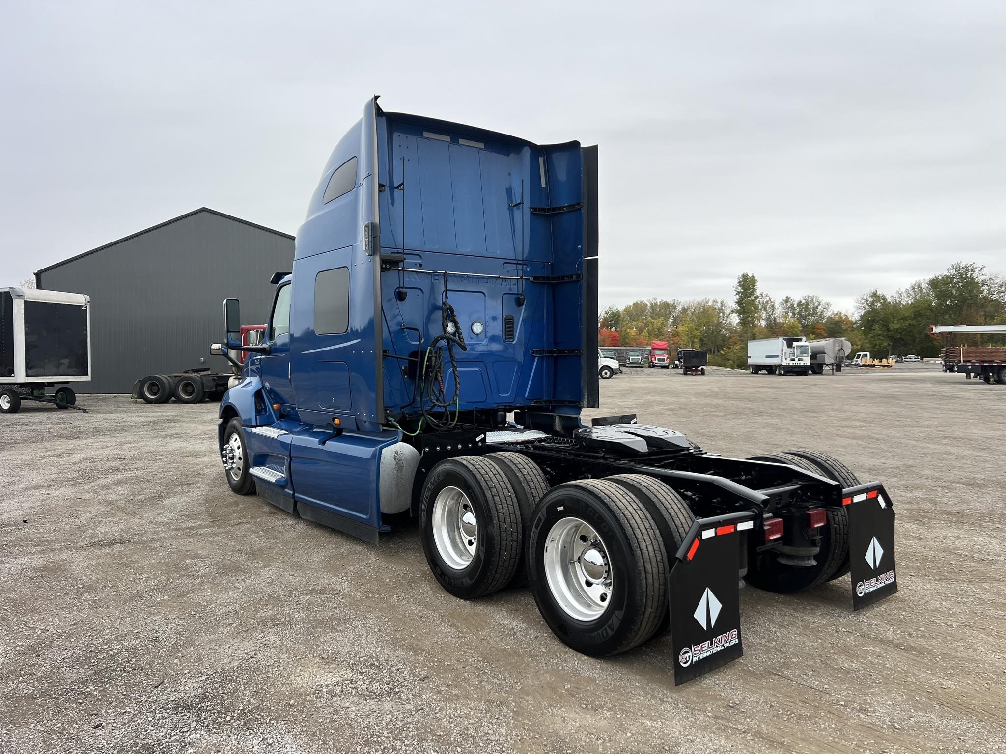 2023 INTERNATIONAL LT 2023 INTERNATIONAL LT - image 4 of 6