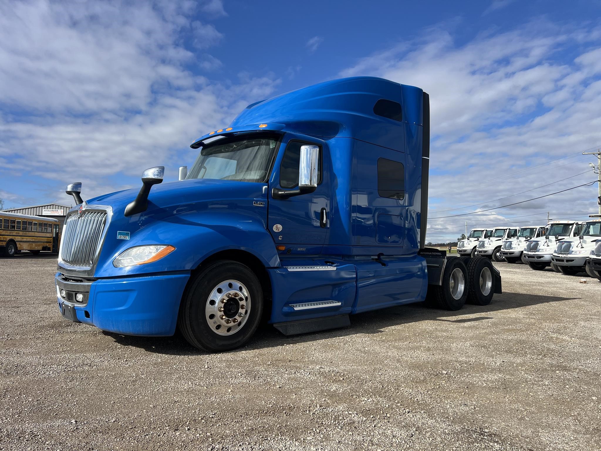 2023 INTERNATIONAL LT - image 2 of 6