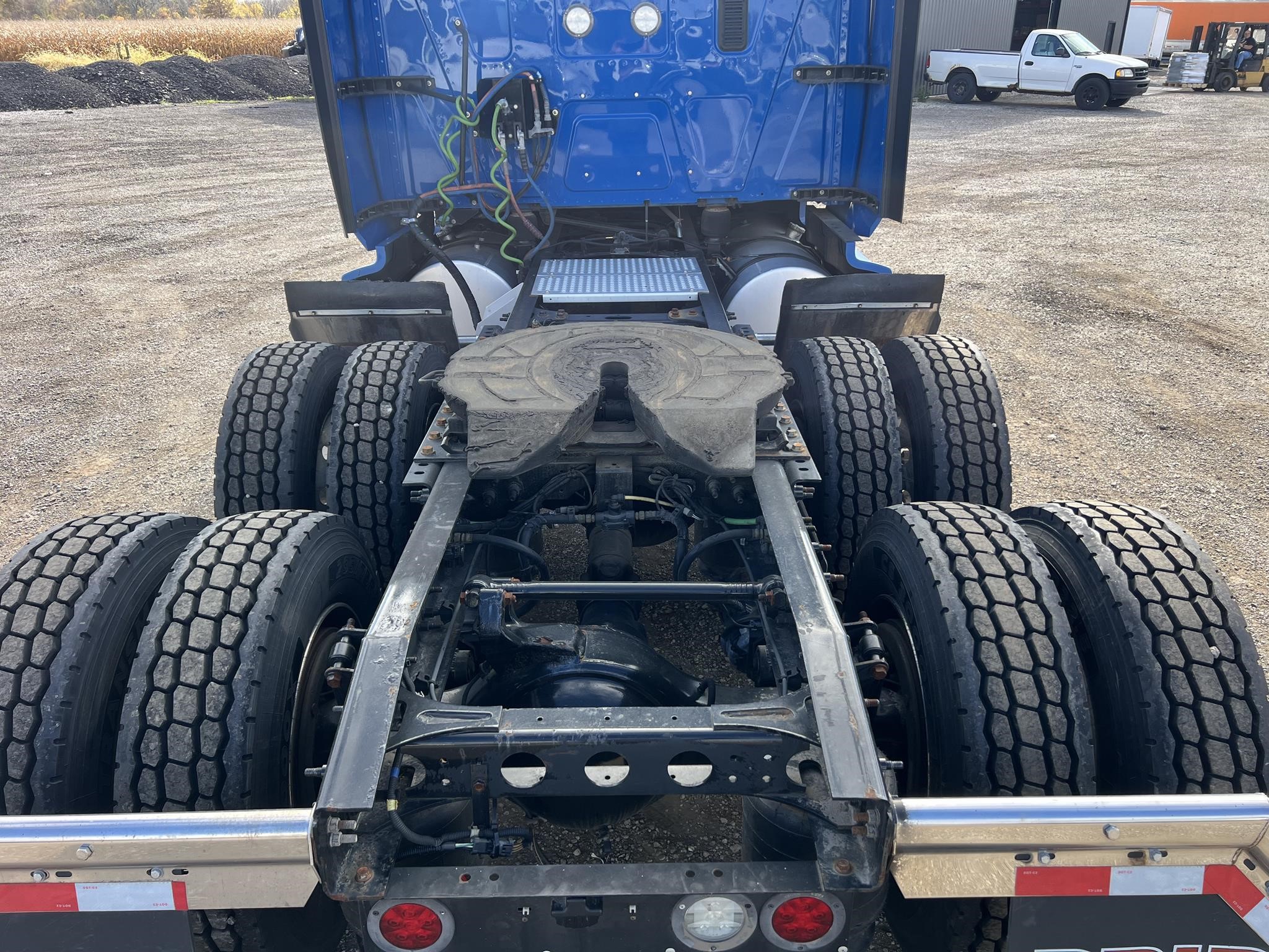 2023 INTERNATIONAL LT - image 4 of 6