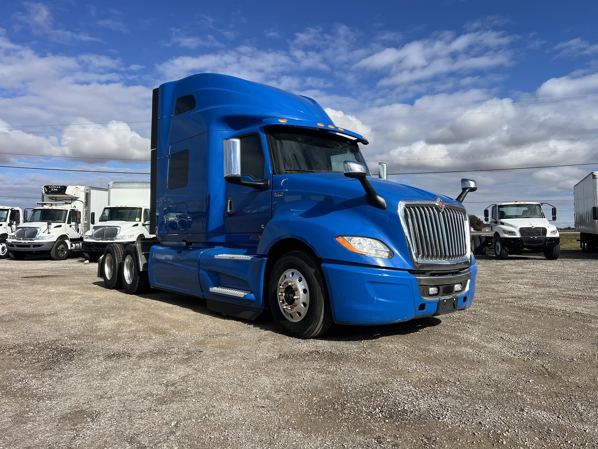 2023 INTERNATIONAL LT - image 1 of 6