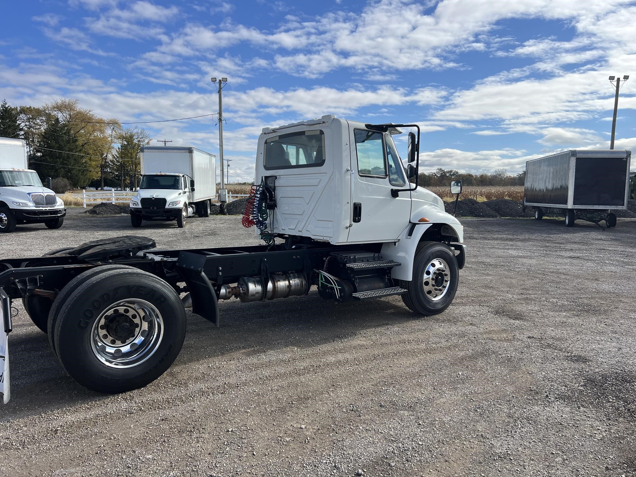 2018 INTERNATIONAL DURASTAR 4300 2018 INTERNATIONAL DURASTAR 4300 - image 3 of 6