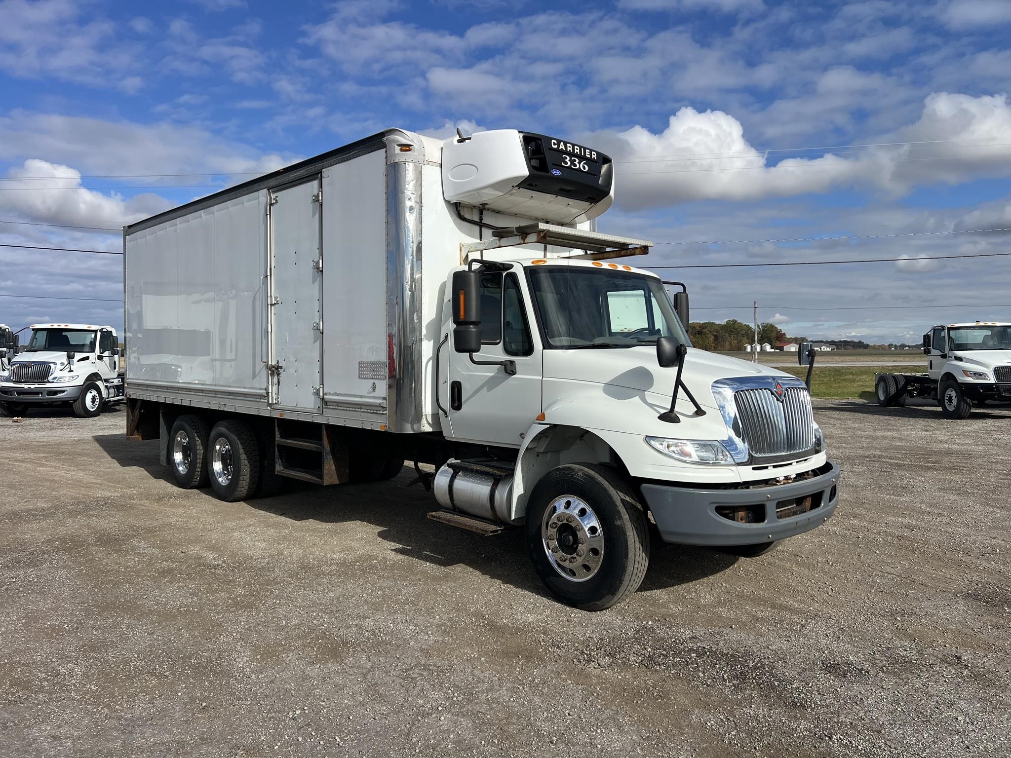 2019 INTERNATIONAL DURASTAR 4400 - image 2 of 6
