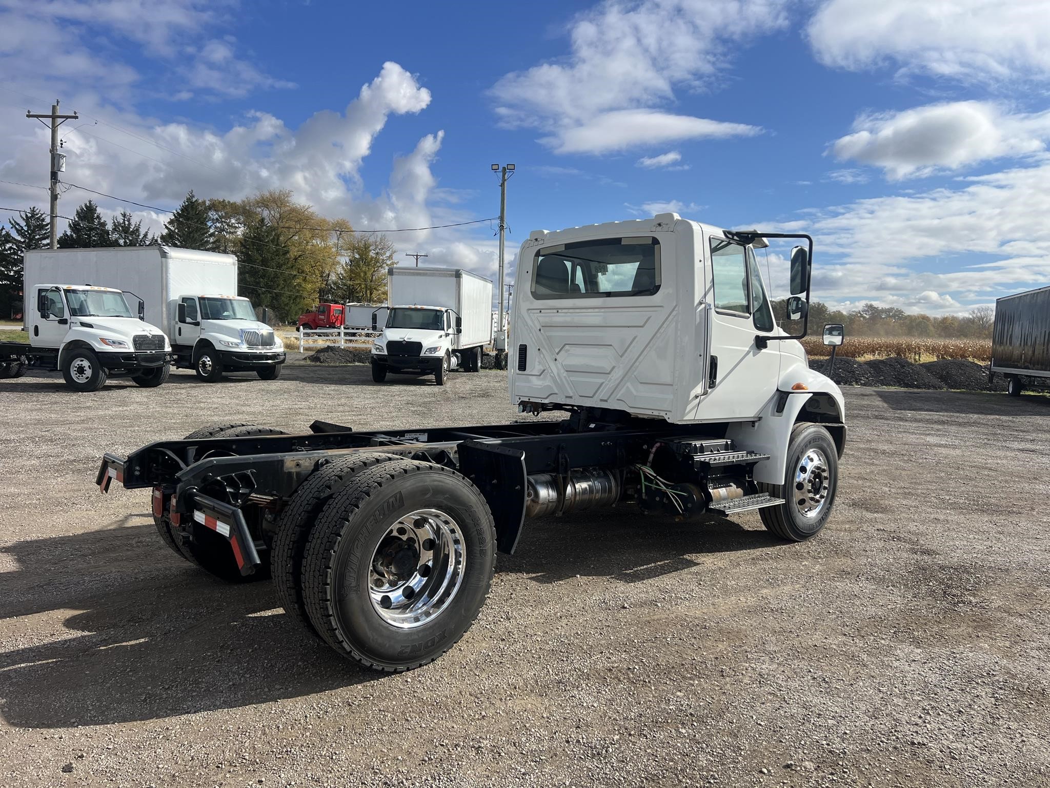 2018 INTERNATIONAL DURASTAR 4300 2018 INTERNATIONAL DURASTAR 4300 - image 3 of 6