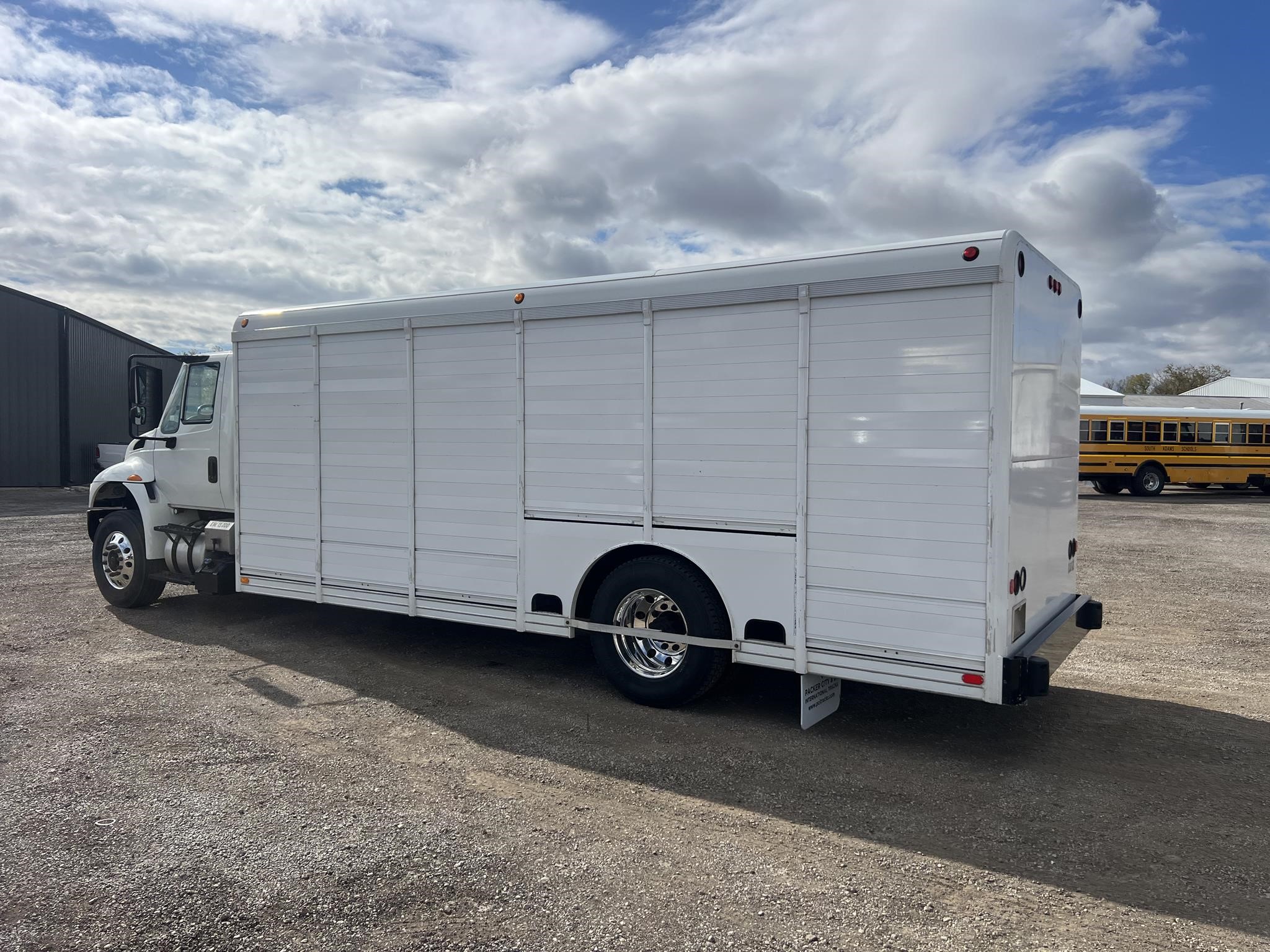 2018 INTERNATIONAL DURASTAR 4300 - image 4 of 6