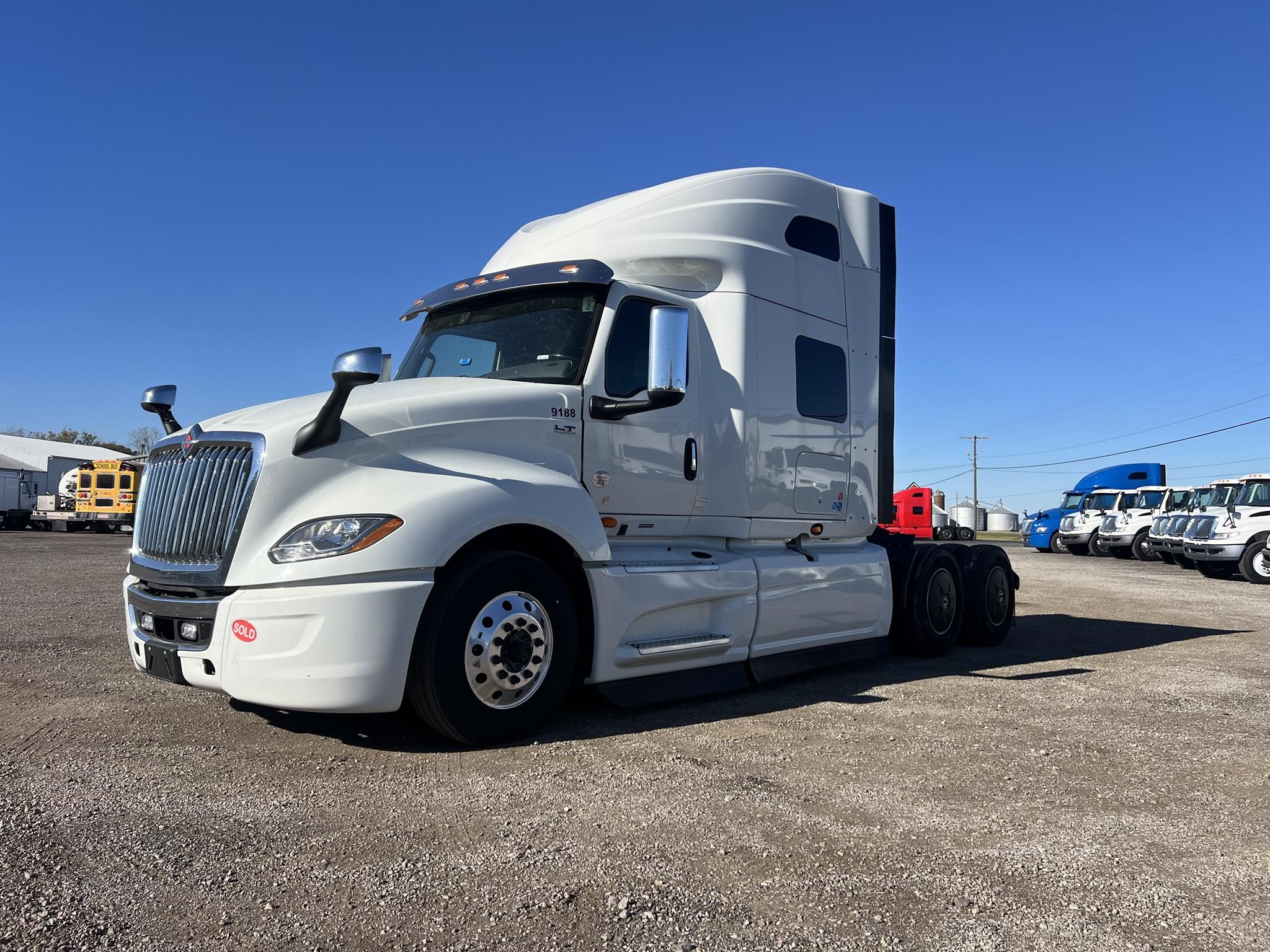 2023 INTERNATIONAL LT - image 1 of 6