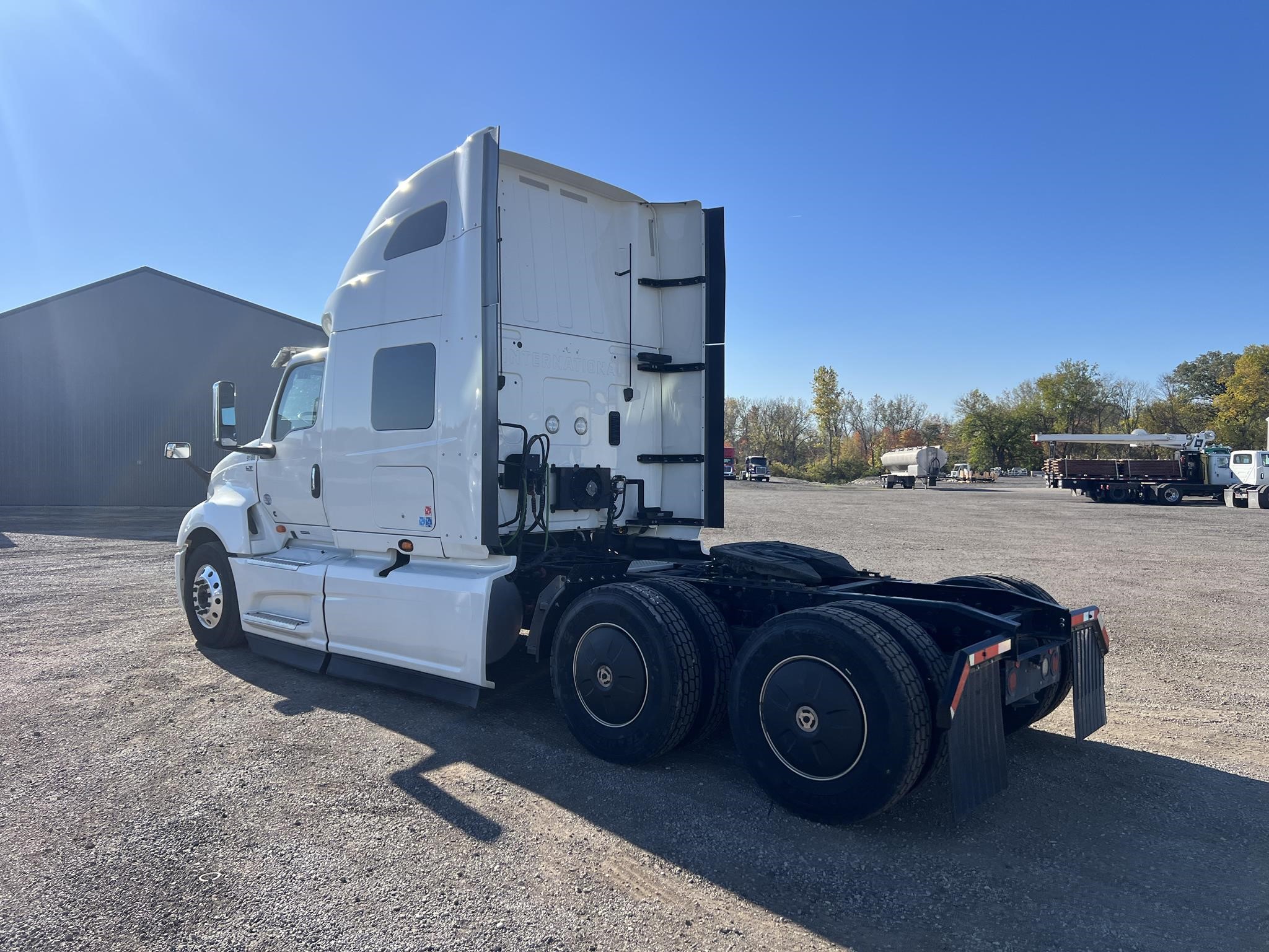 2023 INTERNATIONAL LT - image 5 of 6