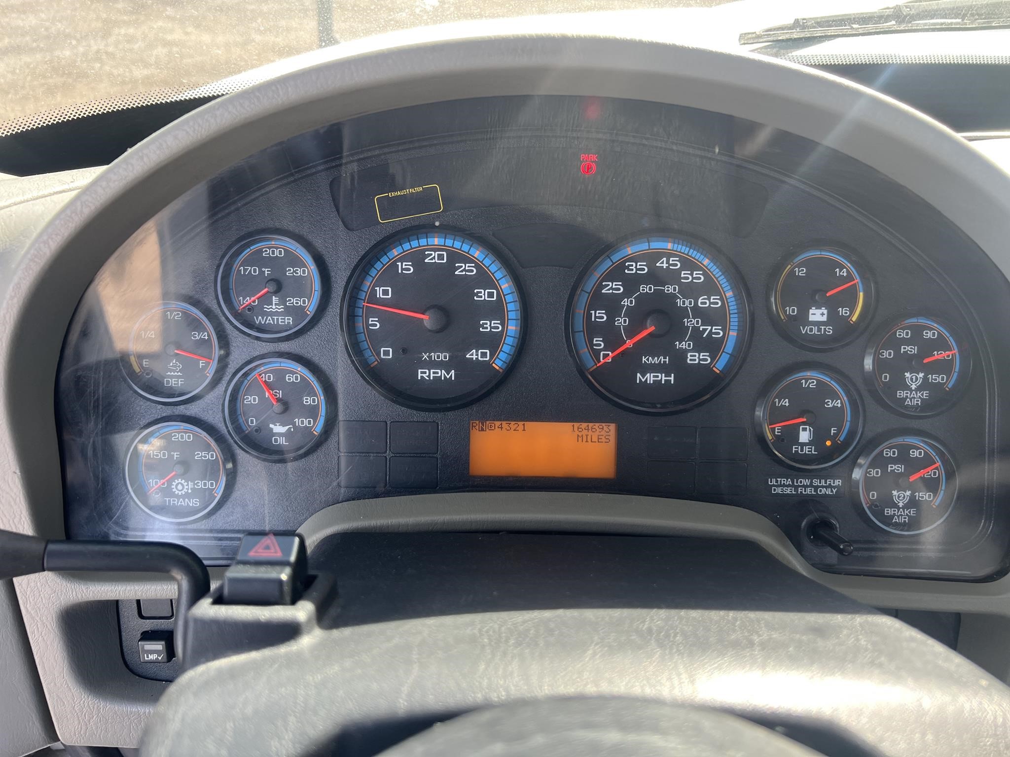 2018 INTERNATIONAL DURASTAR 4300 - image 4 of 6