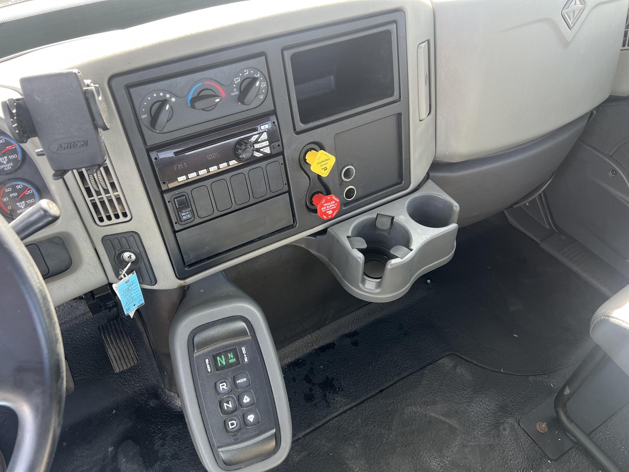 2018 INTERNATIONAL DURASTAR 4300 - image 5 of 6