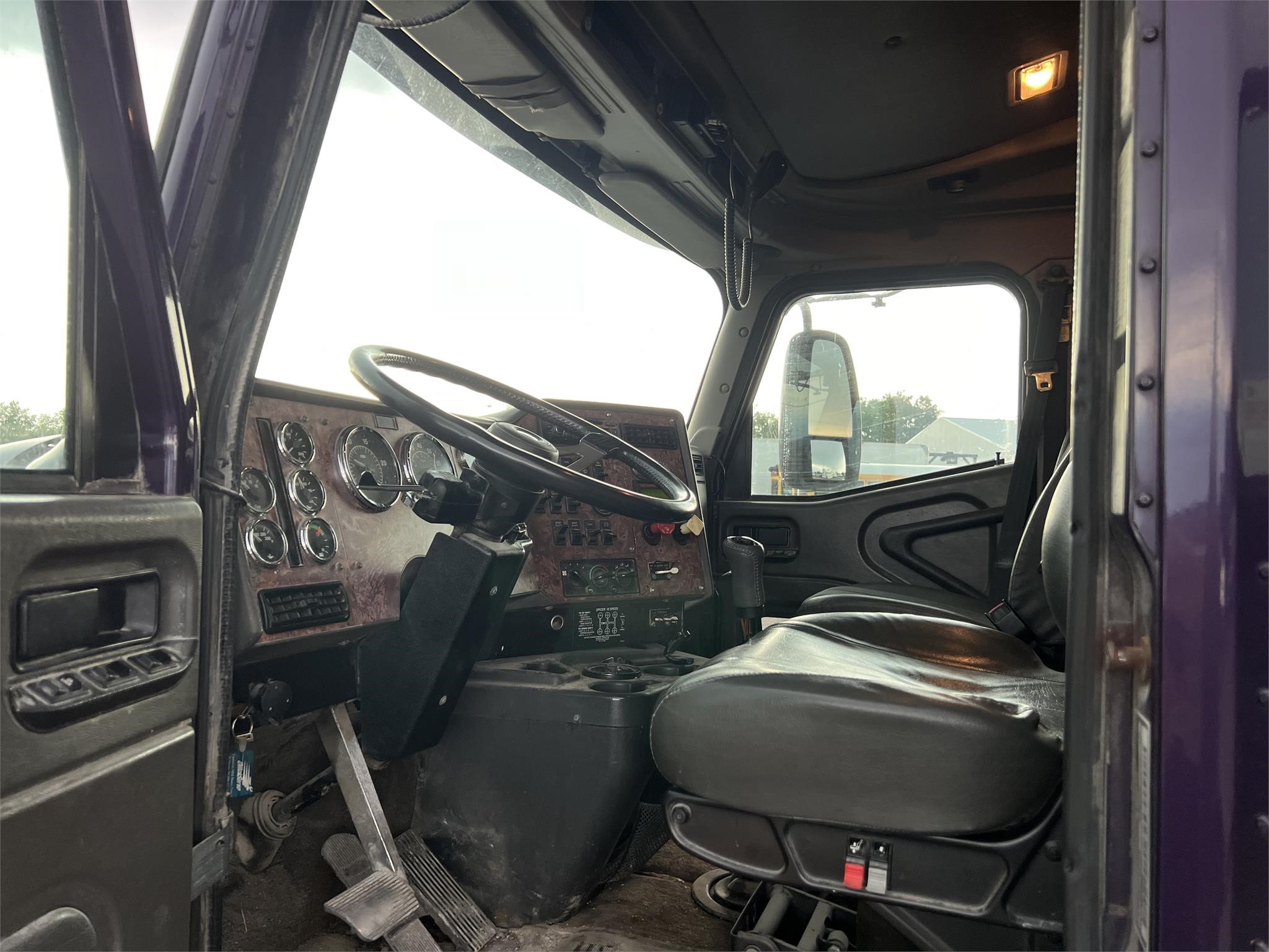 2001 INTERNATIONAL 9200 2001 INTERNATIONAL 9200 - image 6 of 6