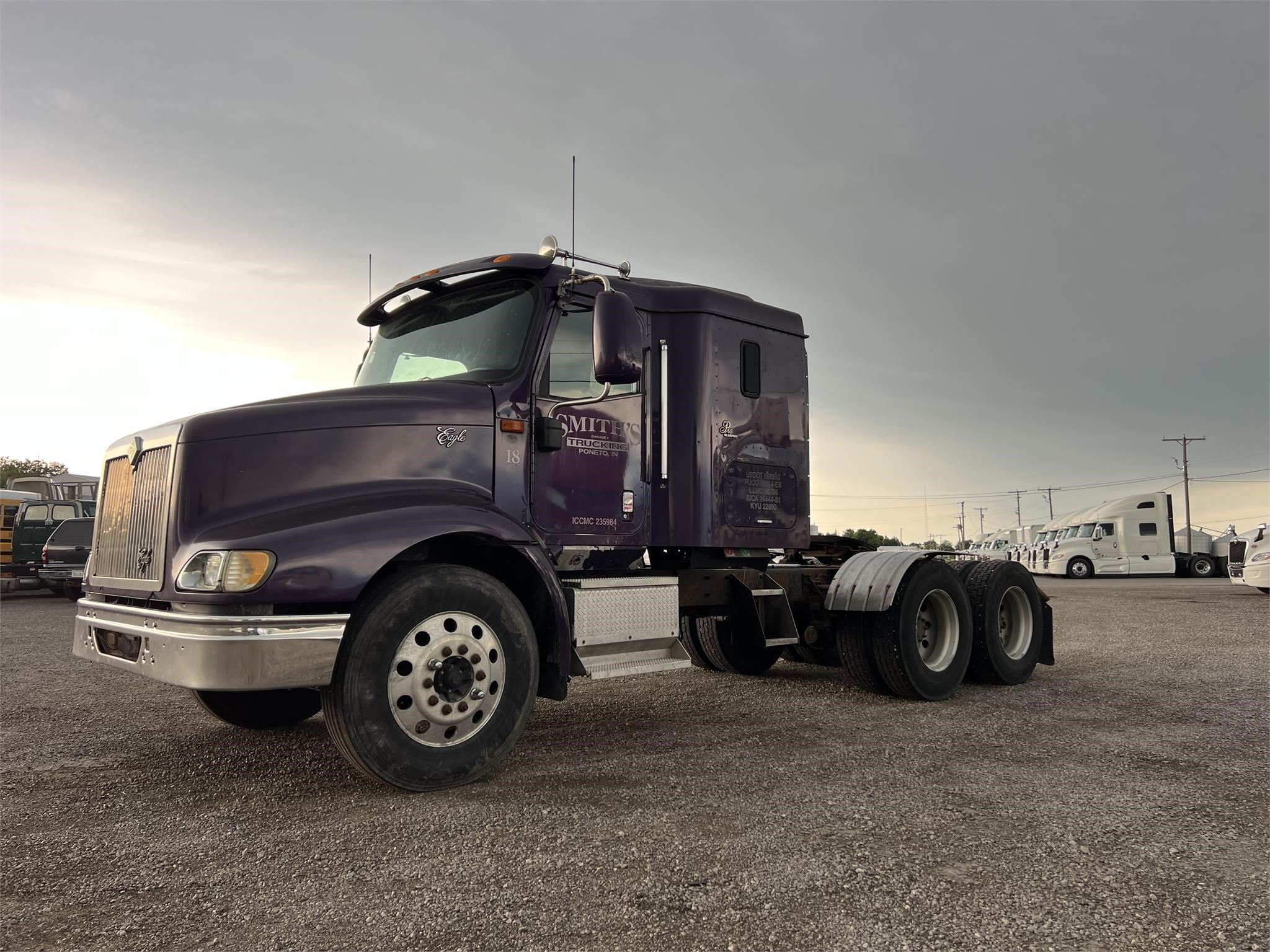 2001 INTERNATIONAL 9200 2001 INTERNATIONAL 9200 - image 1 of 6