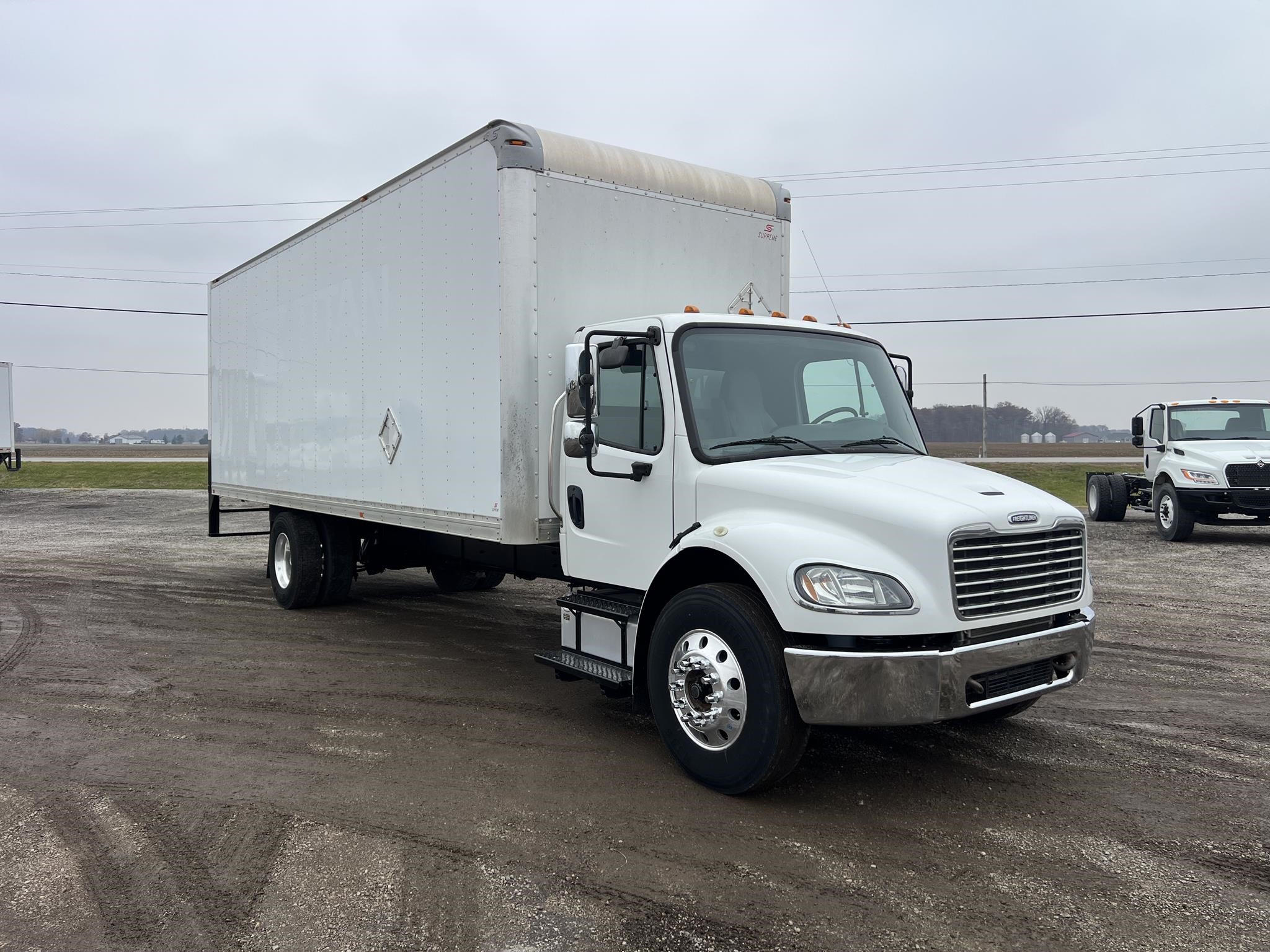 2019 FREIGHTLINER BUSINESS CLASS M2 100 2019 FREIGHTLINER BUSINESS CLASS M2 100 - image 2 of 6