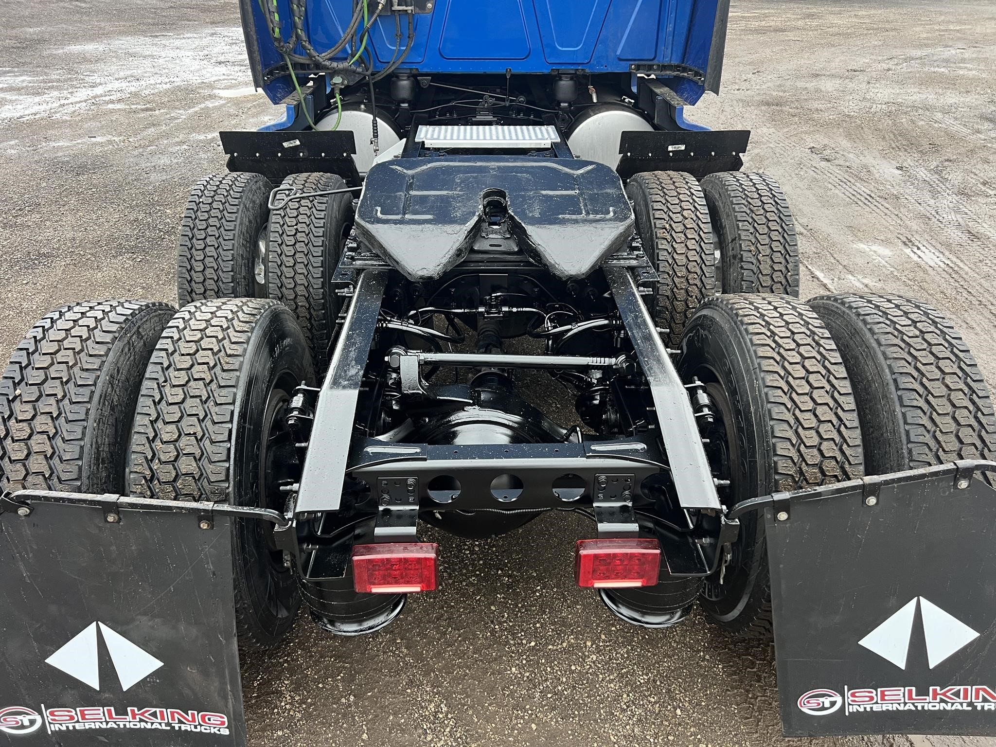 2022 INTERNATIONAL LT - image 5 of 6