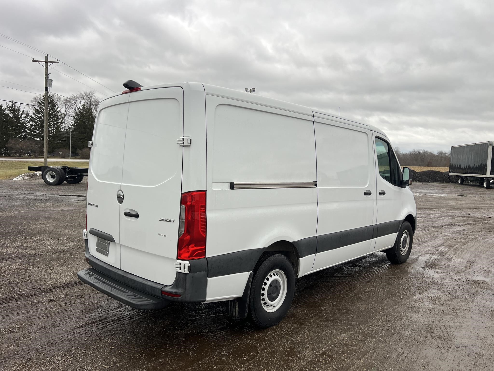 2020 FREIGHTLINER SPRINTER 2500 - image 4 of 6