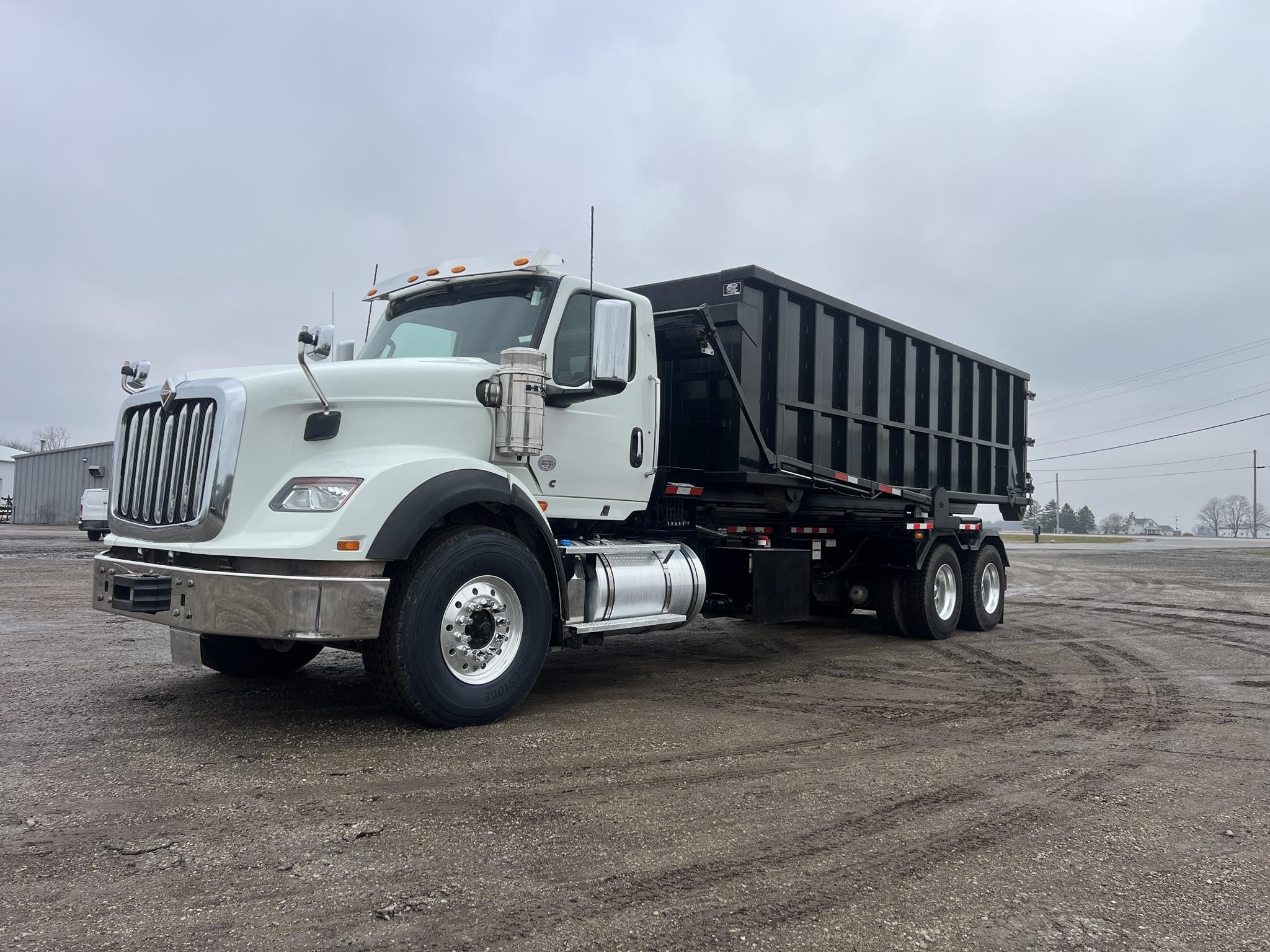 2022 INTERNATIONAL HX - image 1 of 6