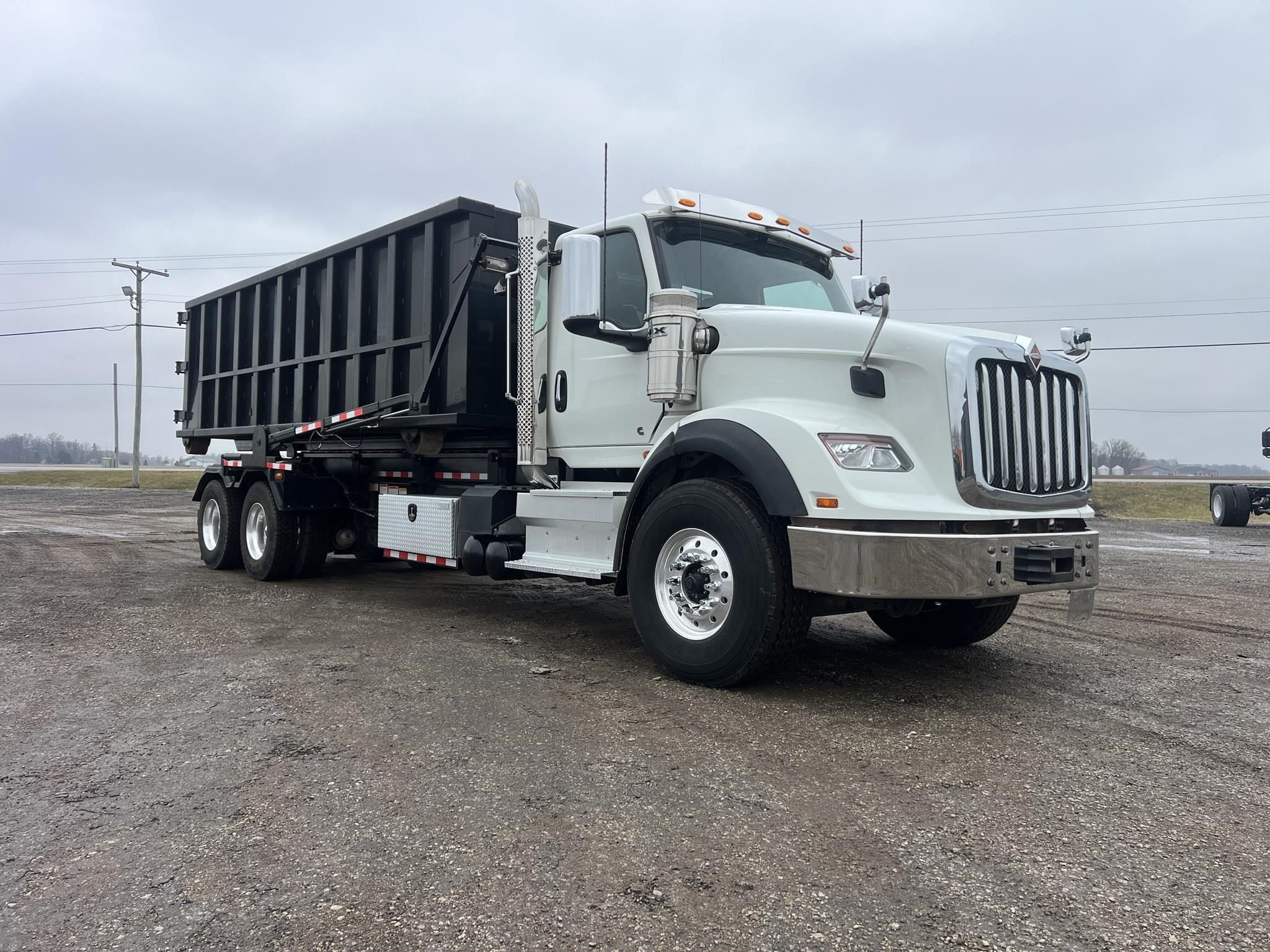 2022 INTERNATIONAL HX - image 2 of 6