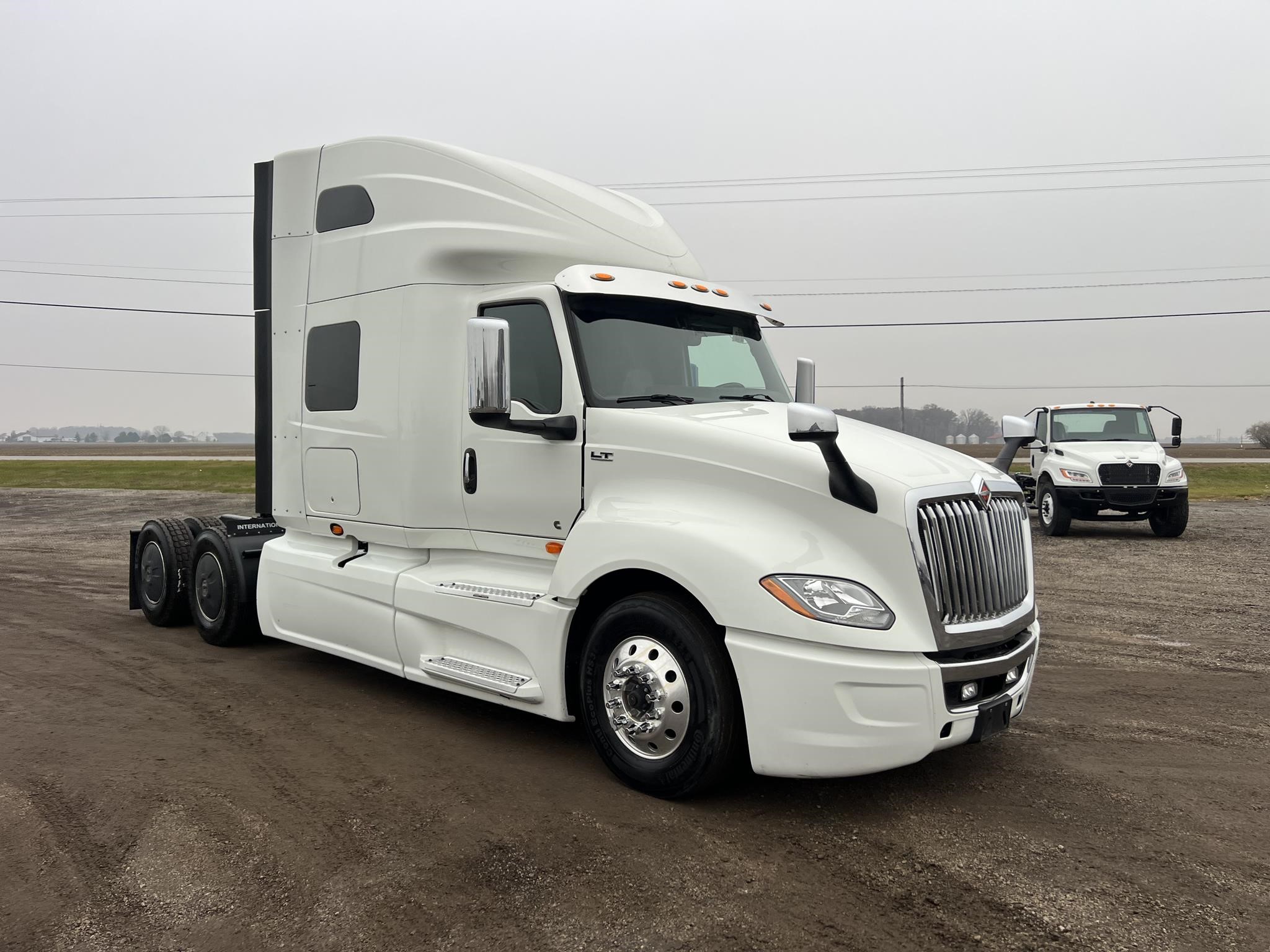 2023 INTERNATIONAL LT - image 2 of 6