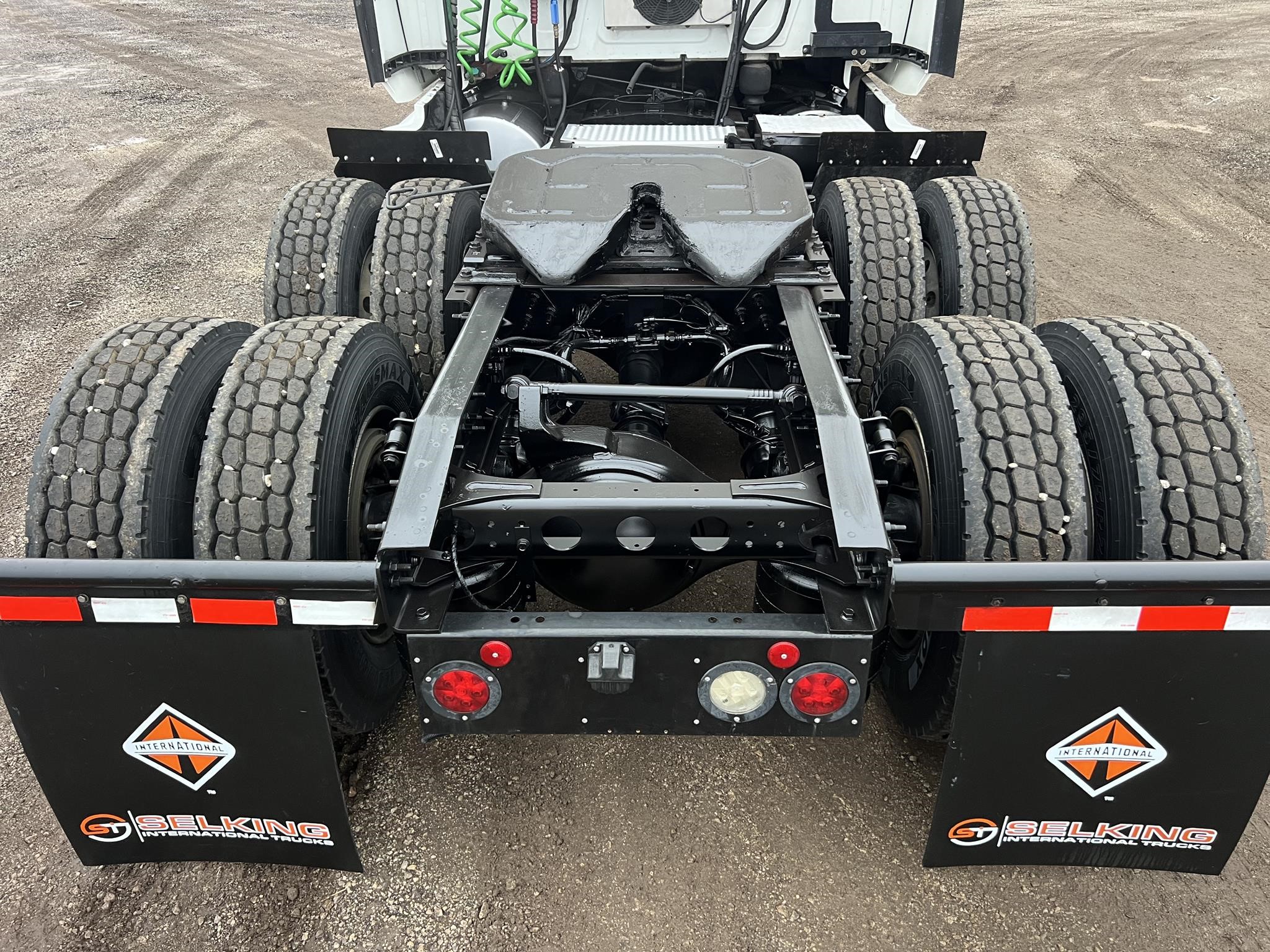 2023 INTERNATIONAL LT - image 4 of 6