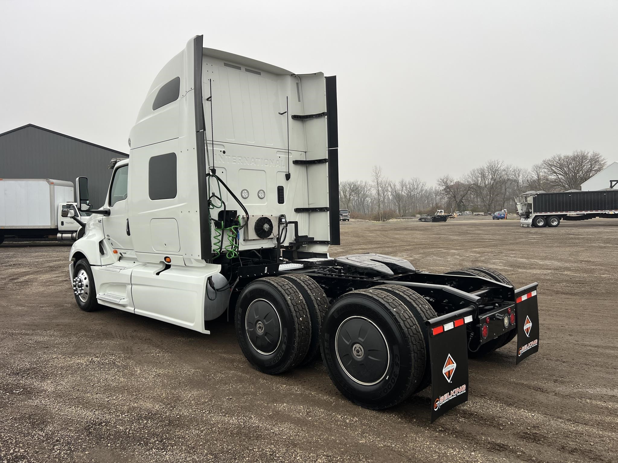 2023 INTERNATIONAL LT - image 5 of 6