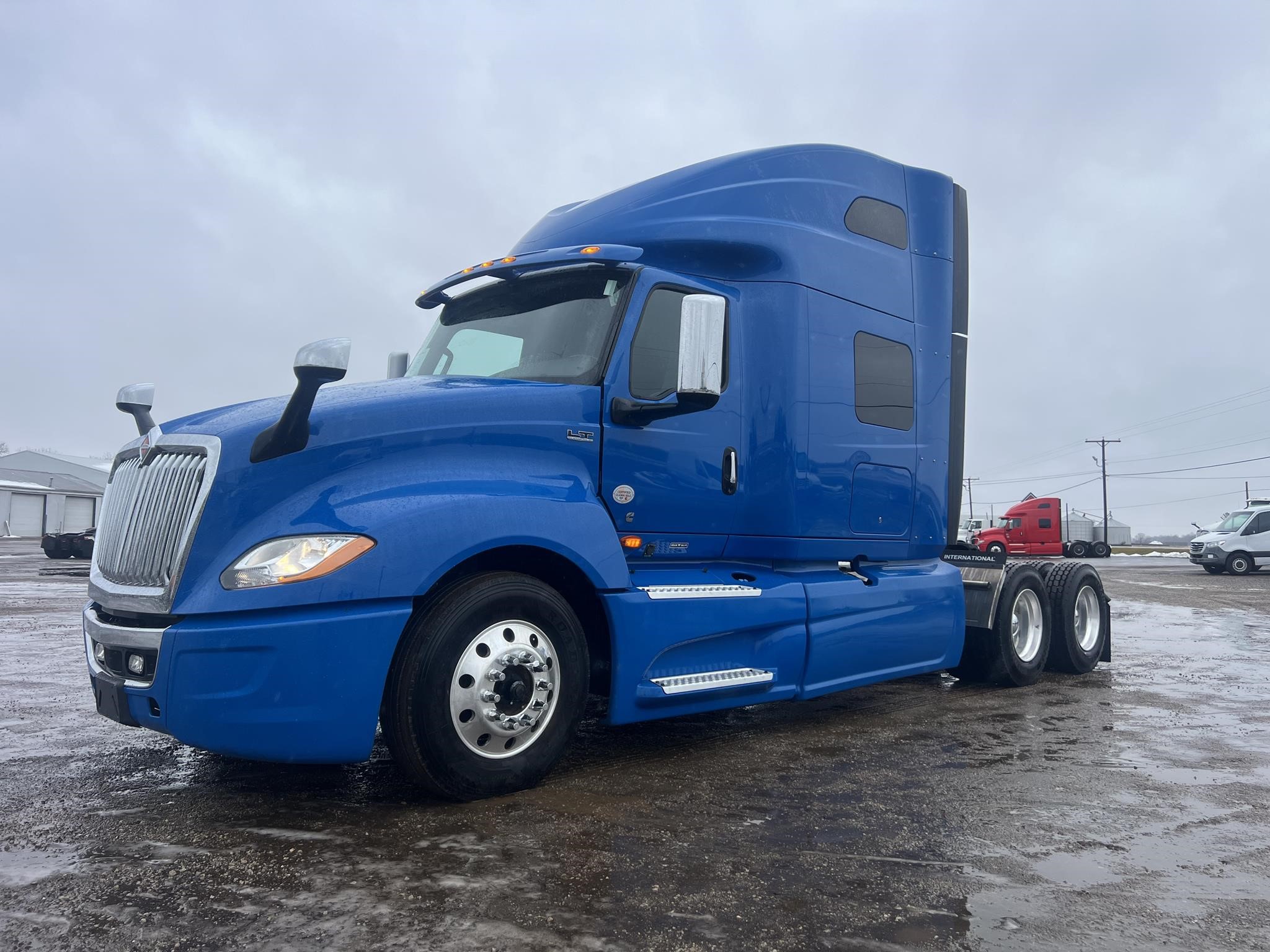 2023 INTERNATIONAL LT - image 1 of 6