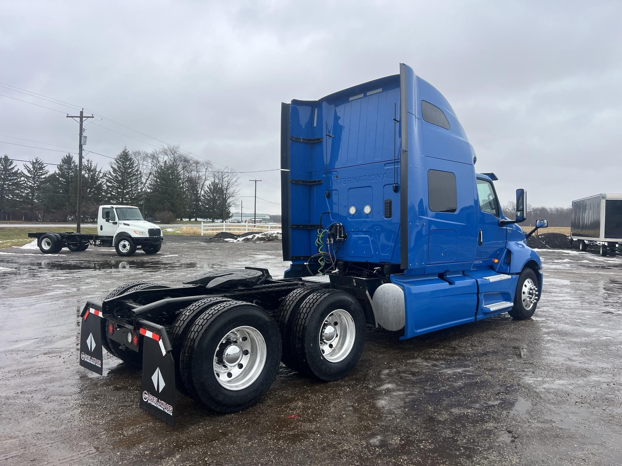 2023 INTERNATIONAL LT - image 3 of 6