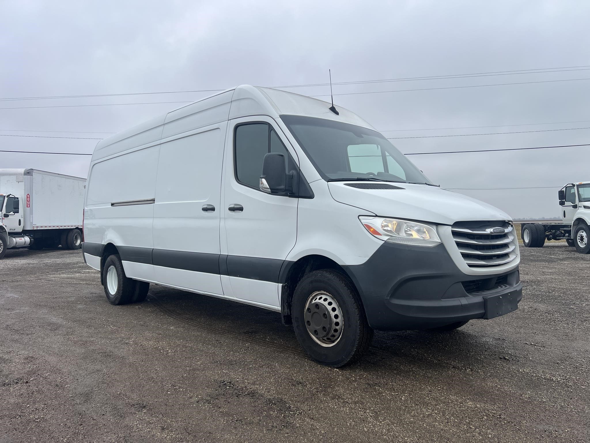 2019 FREIGHTLINER SPRINTER 3500 - image 2 of 6