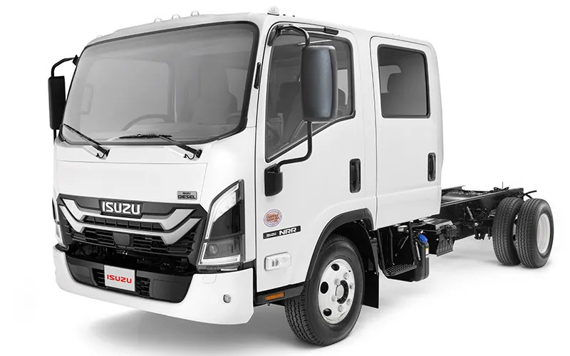 Isuzu NRR Crew Diesel - image 1 of 3