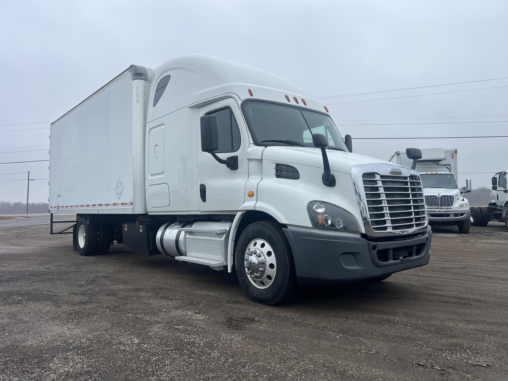 2016 FREIGHTLINER CASCADIA 113 - image 1 of 6