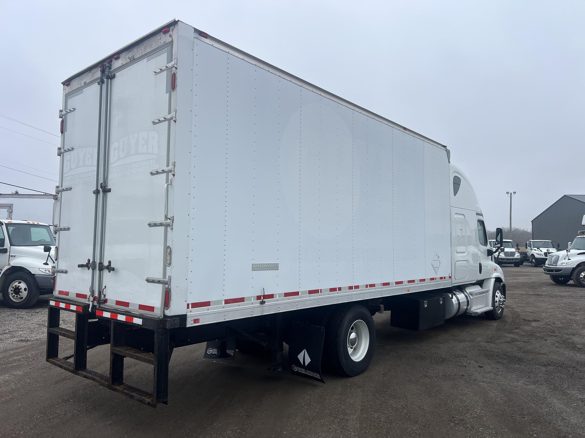 2016 FREIGHTLINER CASCADIA 113 - image 3 of 6