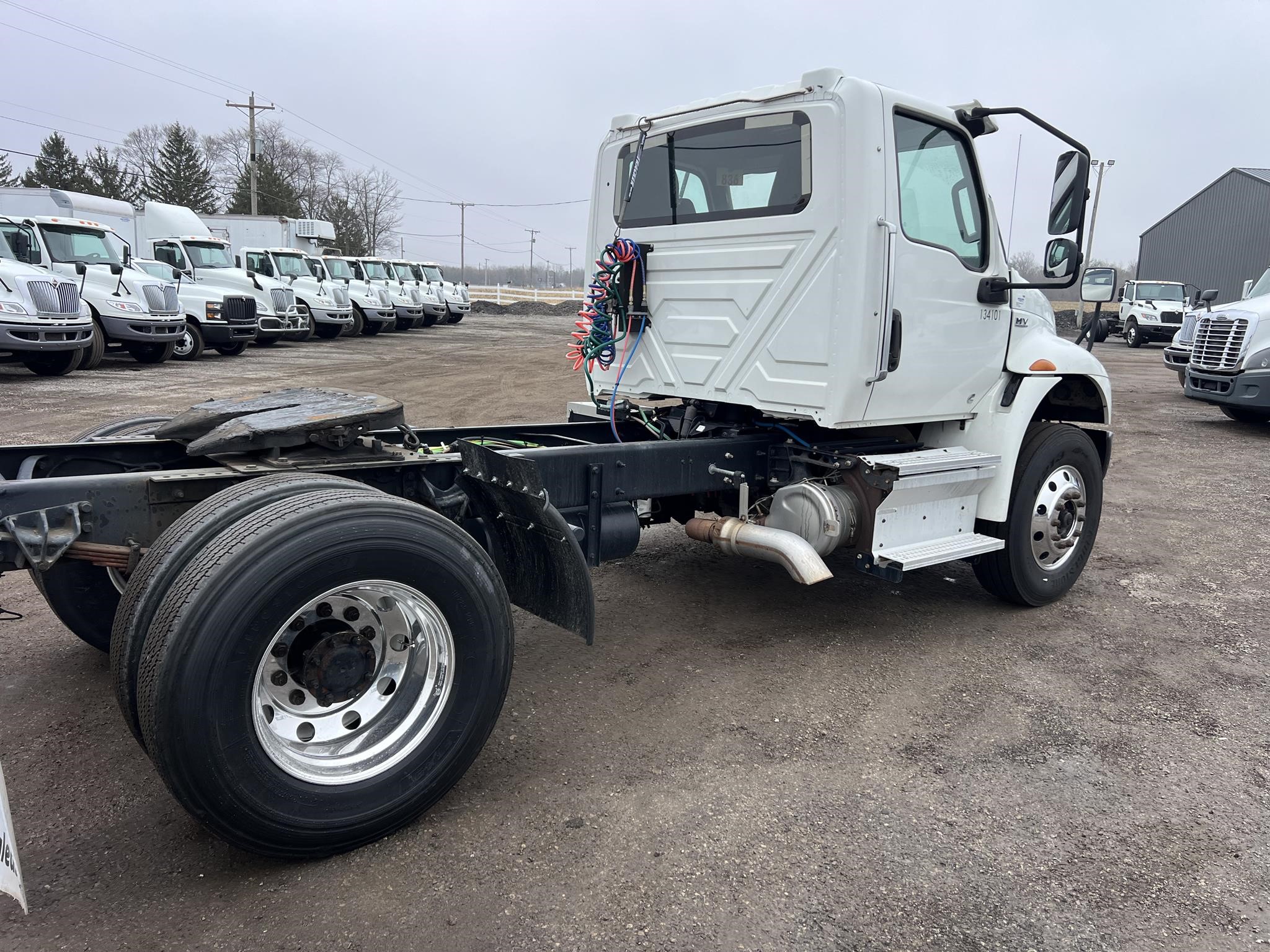 2021 INTERNATIONAL MV - image 3 of 6