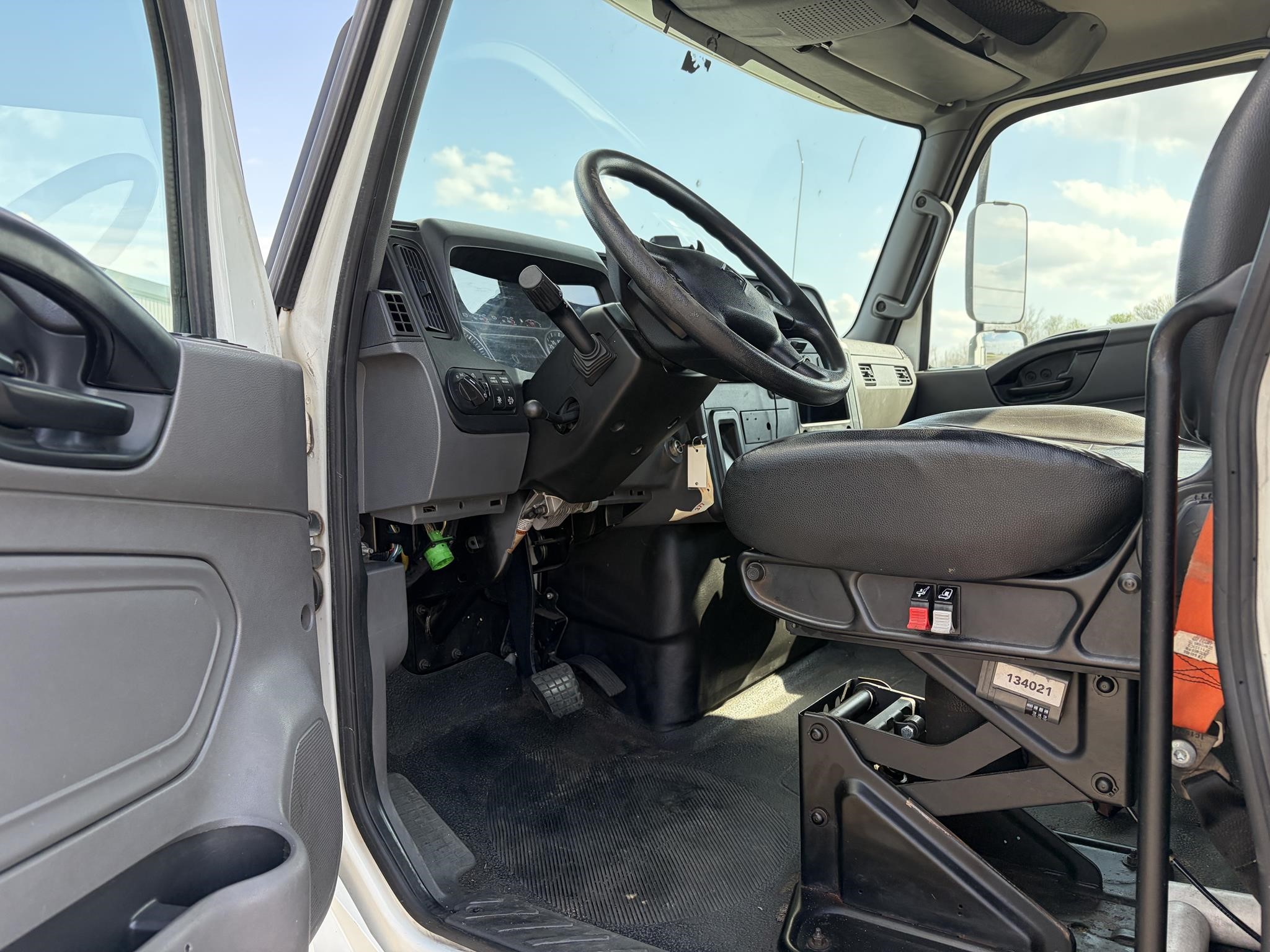 2021 INTERNATIONAL MV - image 6 of 6
