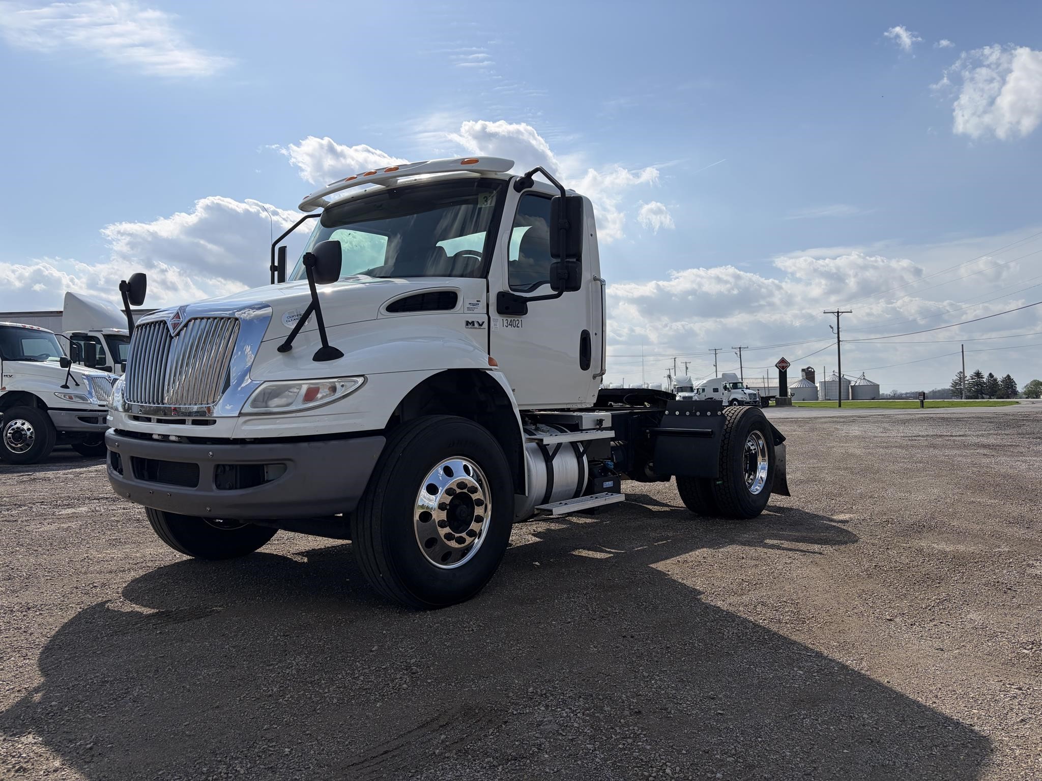 2021 INTERNATIONAL MV - image 1 of 6