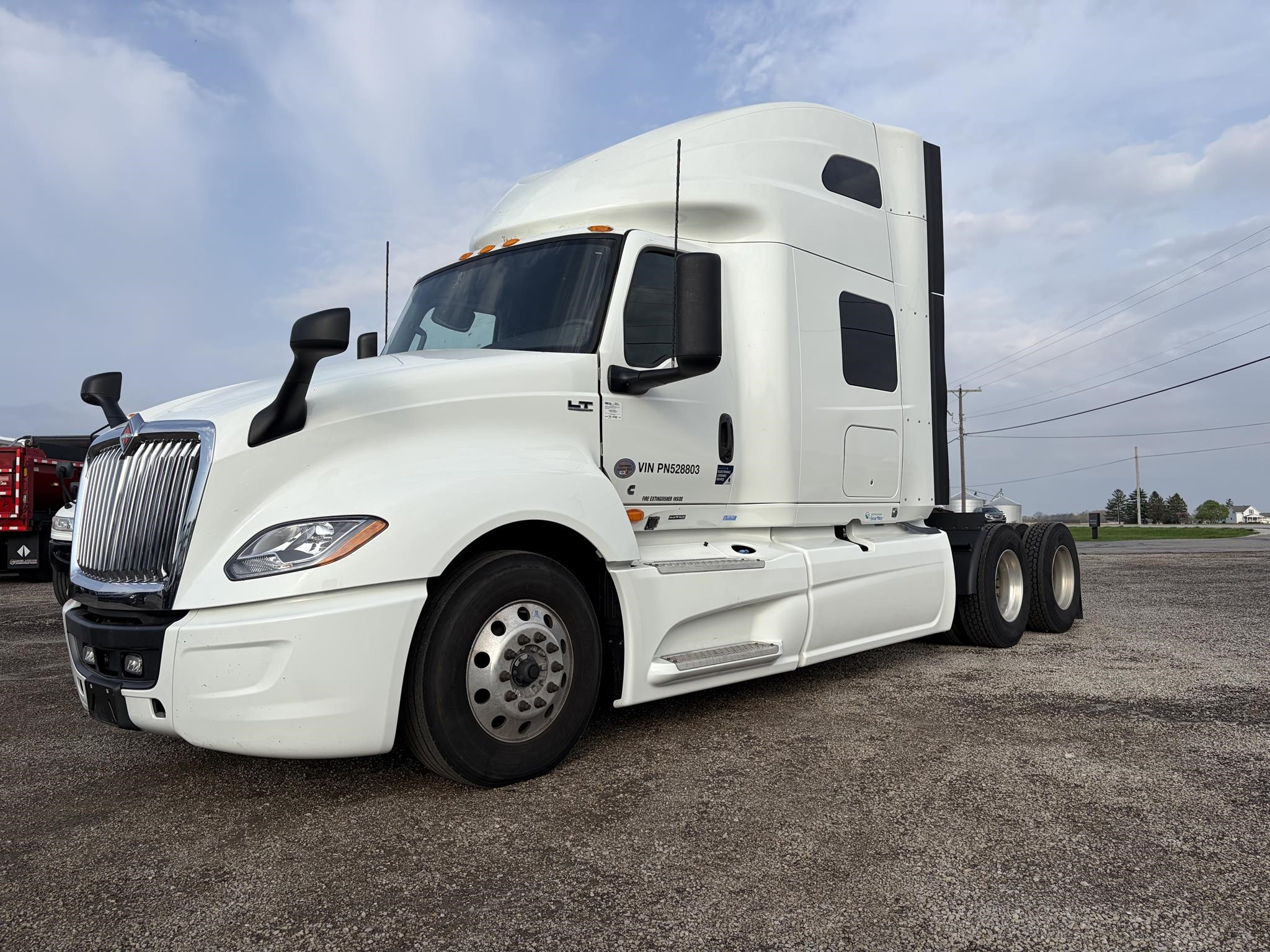 2023 INTERNATIONAL LT - image 1 of 6