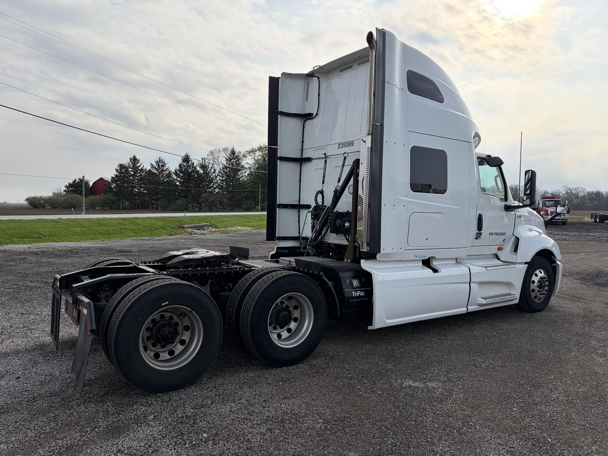 2023 INTERNATIONAL LT - image 3 of 6
