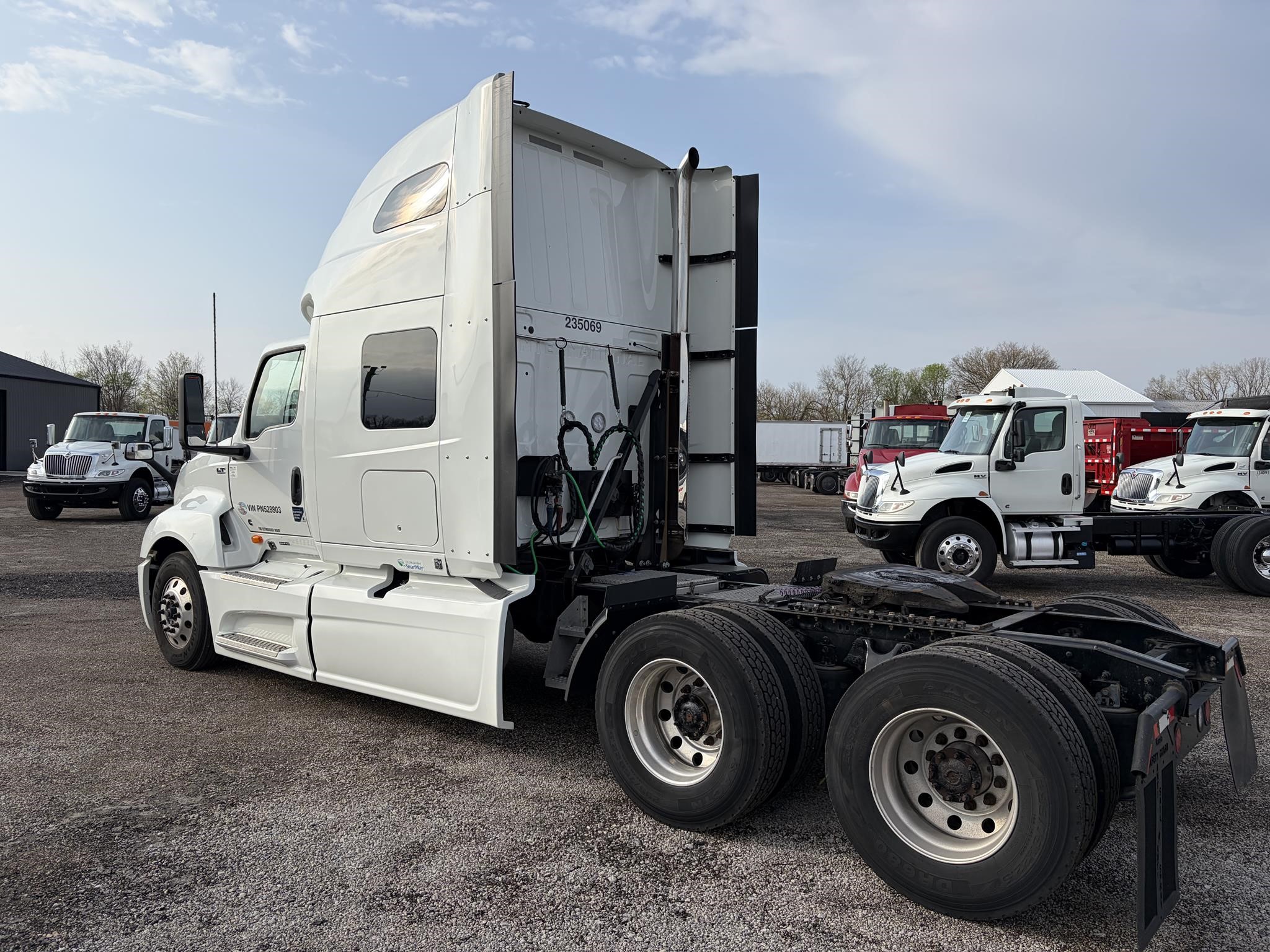 2023 INTERNATIONAL LT - image 4 of 6